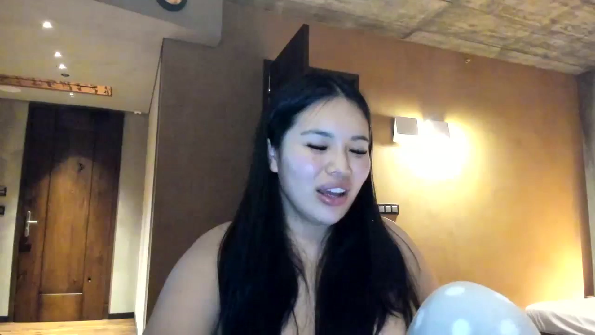 Gallery image thumbnail from DumplingHyuga's myfreecams stream on, 12/01/2023, 04:24 image 8 of 20