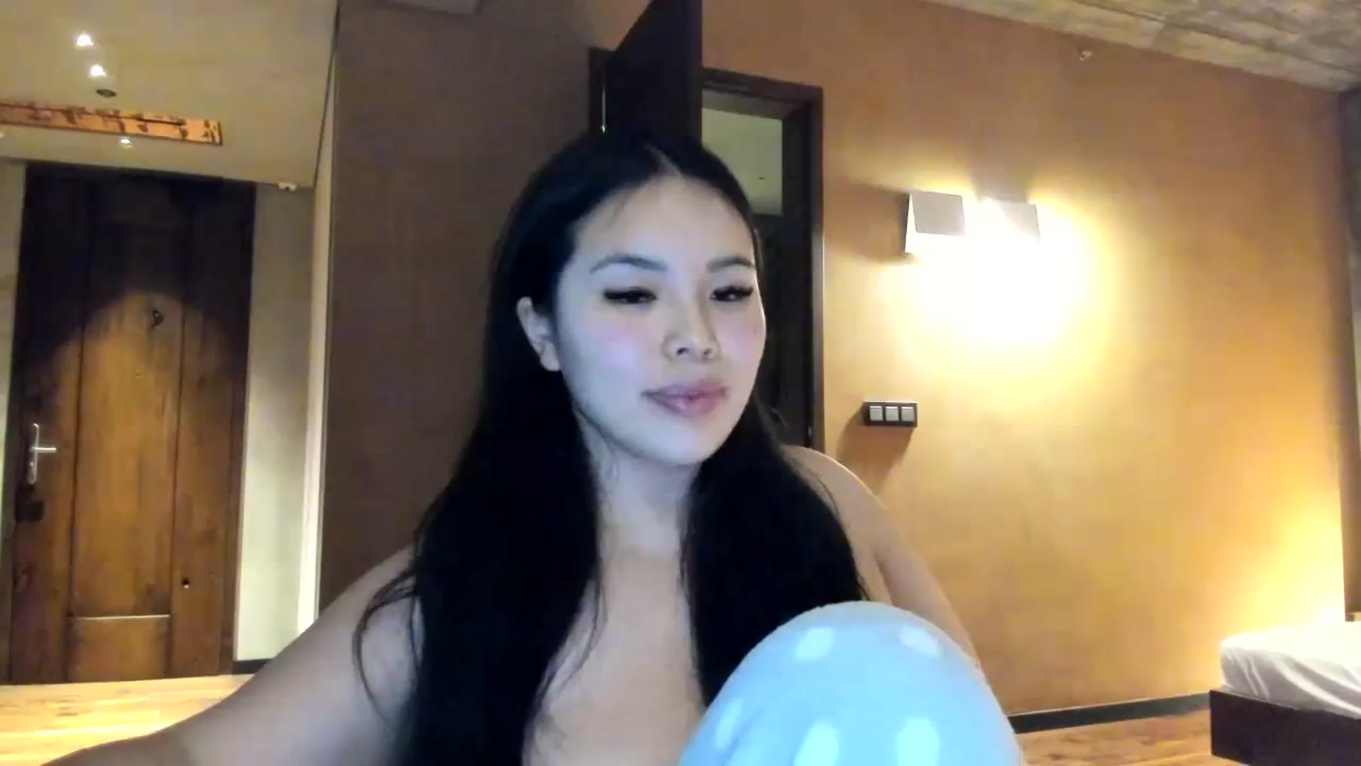 Gallery image thumbnail from DumplingHyuga's myfreecams stream on, 12/01/2023, 04:24 image 2 of 20