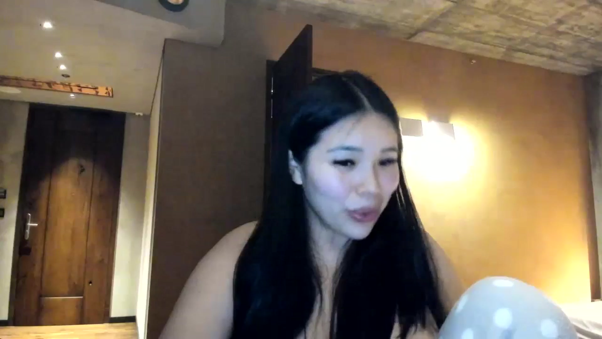 Gallery image thumbnail from DumplingHyuga's myfreecams stream on, 12/01/2023, 04:24 image 6 of 20
