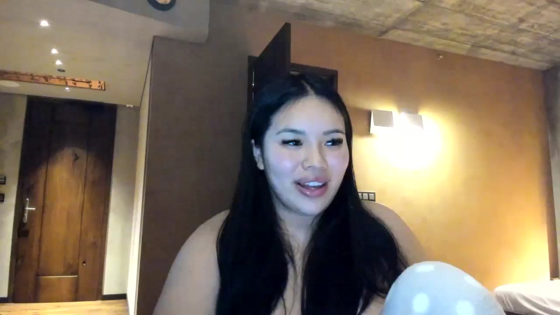 Gallery image thumbnail from DumplingHyuga's myfreecams stream on, 12/01/2023, 04:24 image 7 of 20