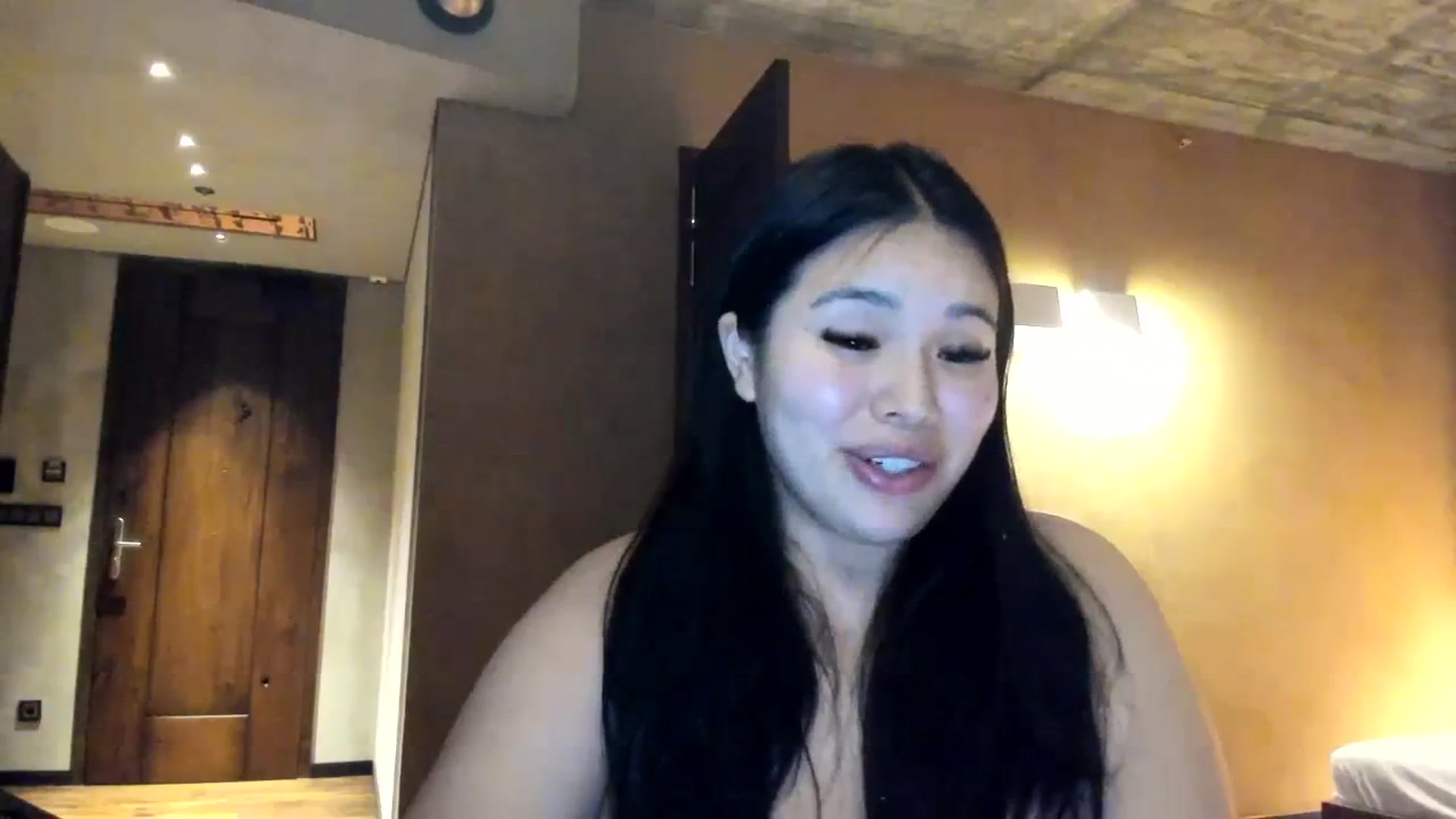 Gallery image thumbnail from DumplingHyuga's myfreecams stream on, 12/01/2023, 04:24 image 11 of 20