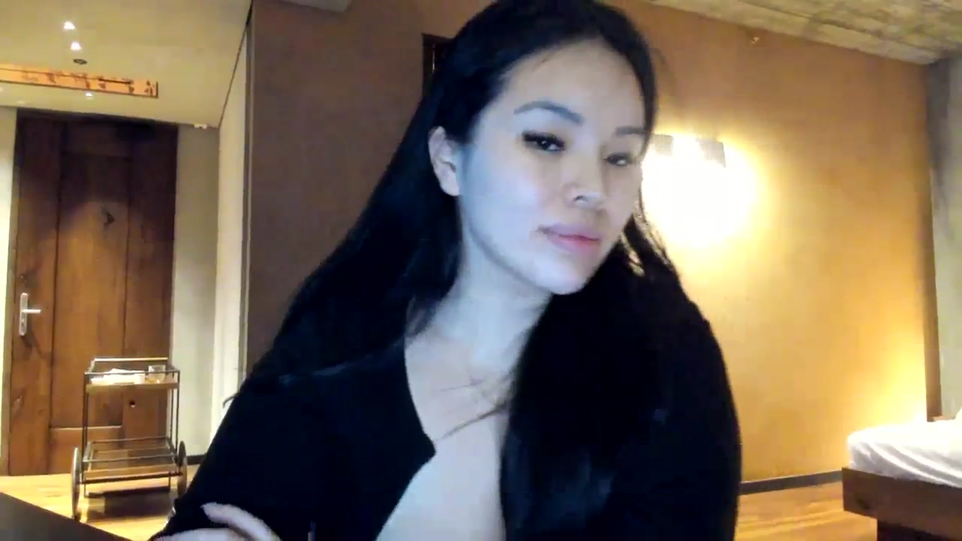 Gallery image thumbnail from DumplingHyuga's myfreecams stream on, 12/03/2023, 02:00 image 19 of 20