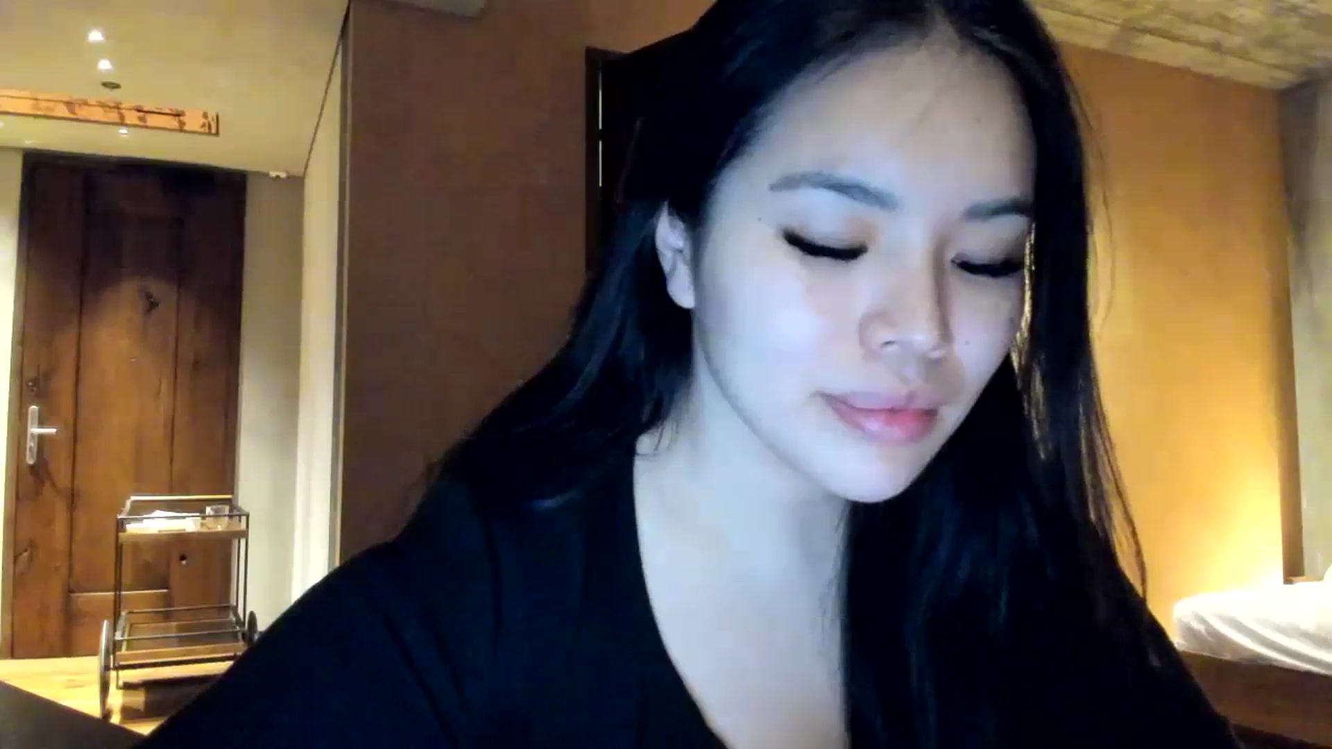 Gallery image thumbnail from DumplingHyuga's myfreecams stream on, 12/03/2023, 02:00 image 17 of 20