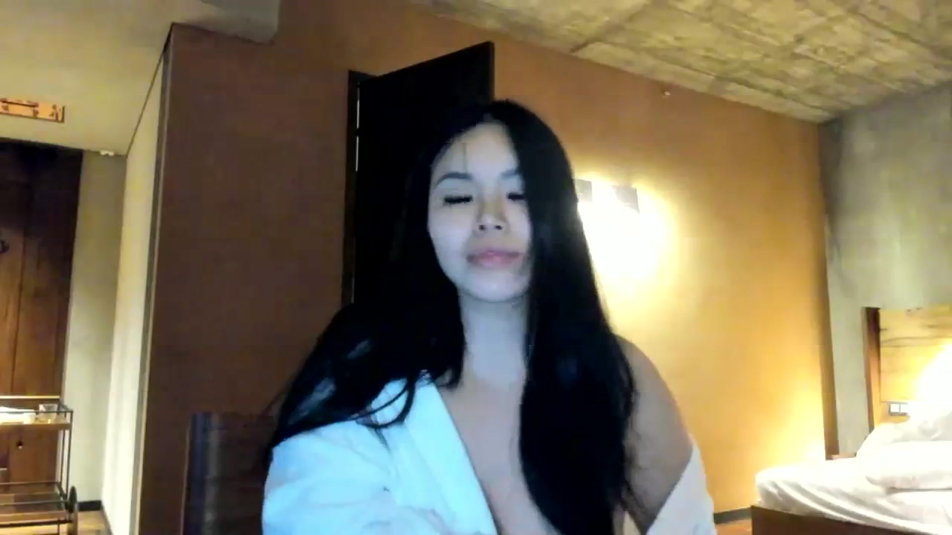Gallery image thumbnail from DumplingHyuga's myfreecams stream on, 12/03/2023, 02:00 image 5 of 20