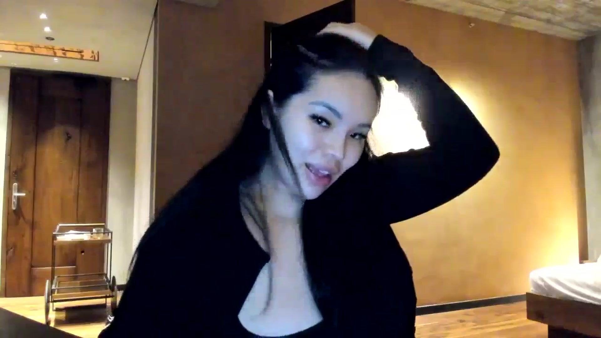Gallery image thumbnail from DumplingHyuga's myfreecams stream on, 12/03/2023, 02:00 image 15 of 20