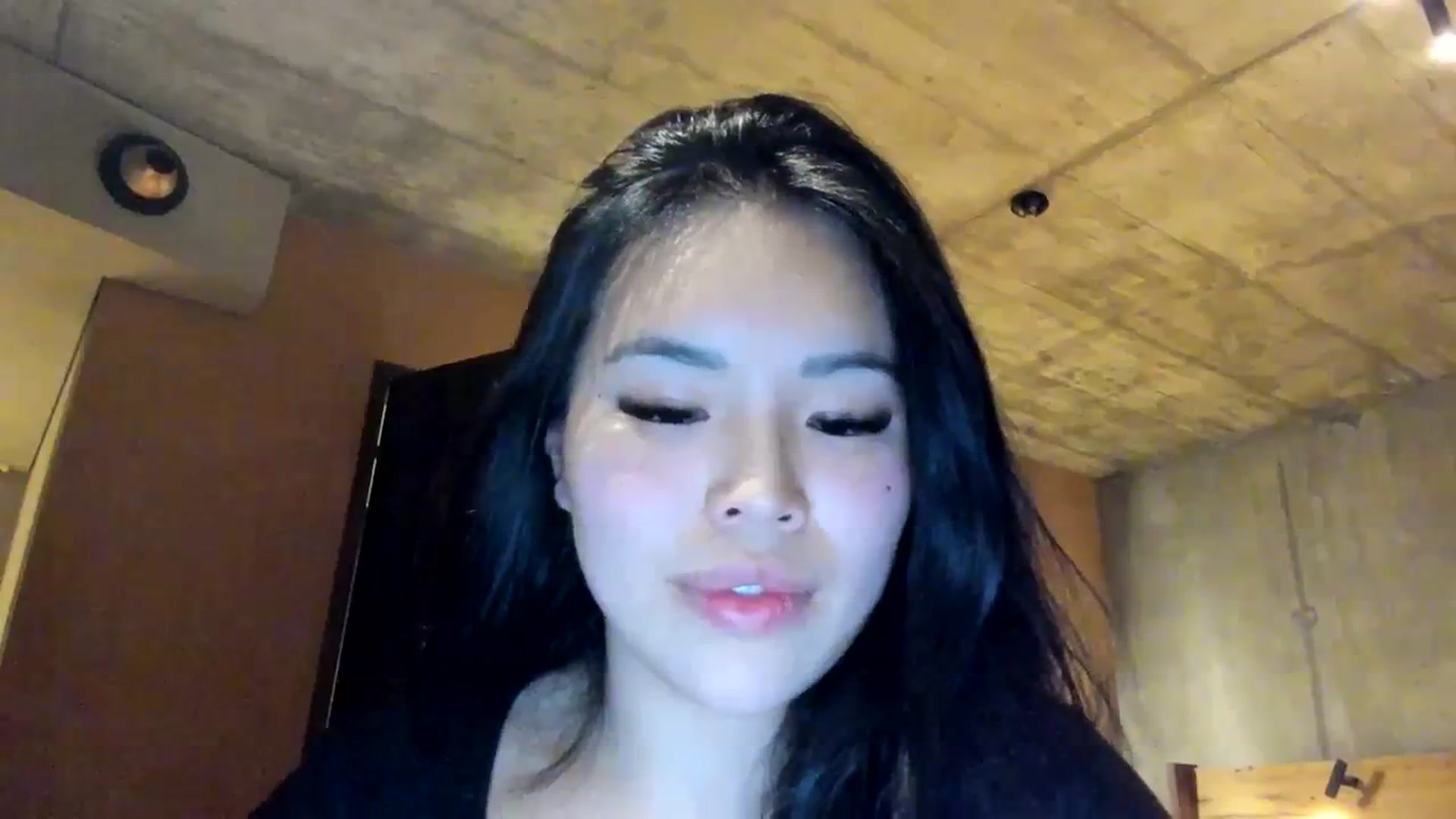 Gallery image thumbnail from DumplingHyuga's myfreecams stream on, 12/03/2023, 03:59 image 18 of 20