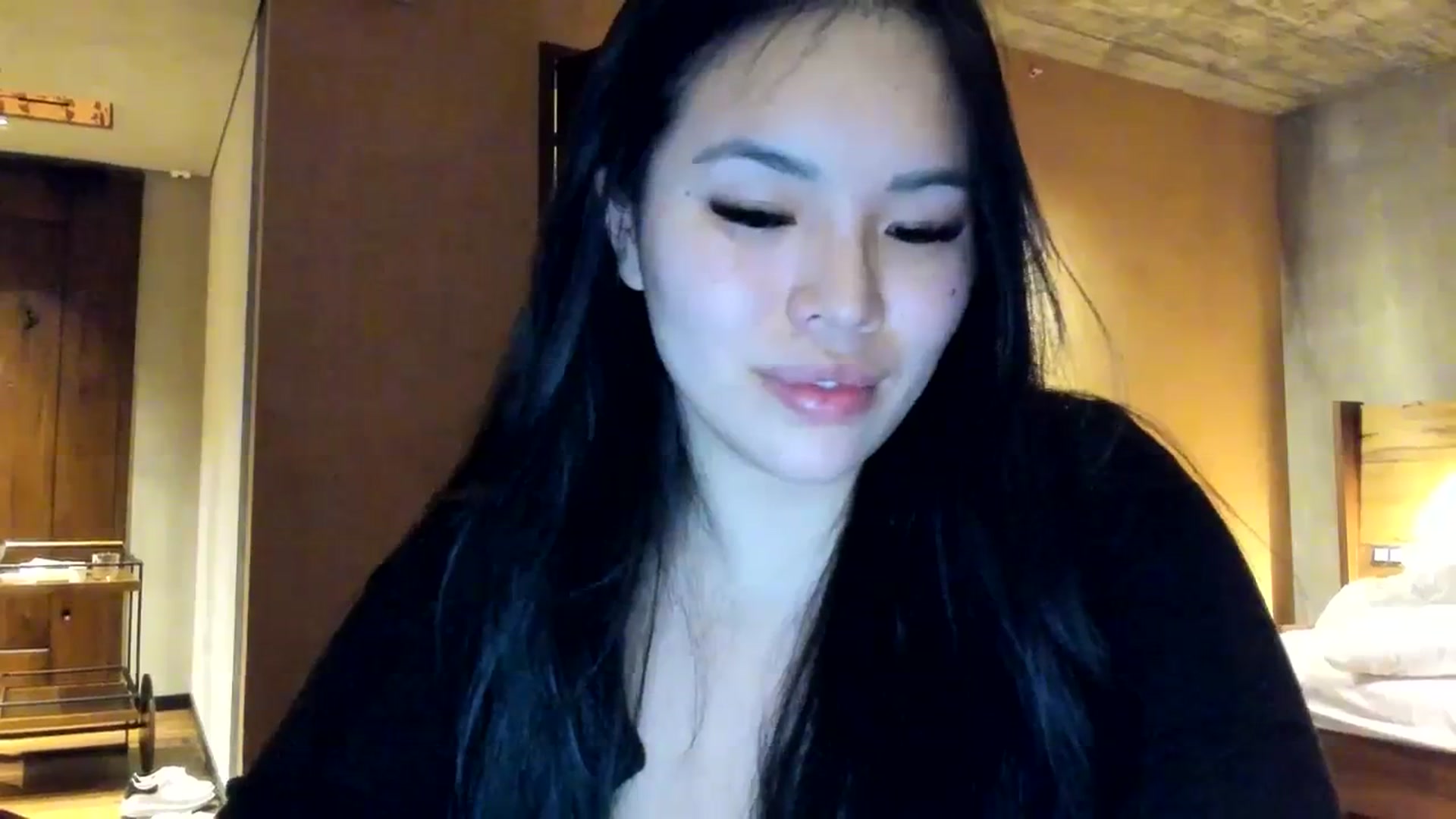Gallery image thumbnail from DumplingHyuga's myfreecams stream on, 12/03/2023, 03:59 image 6 of 20