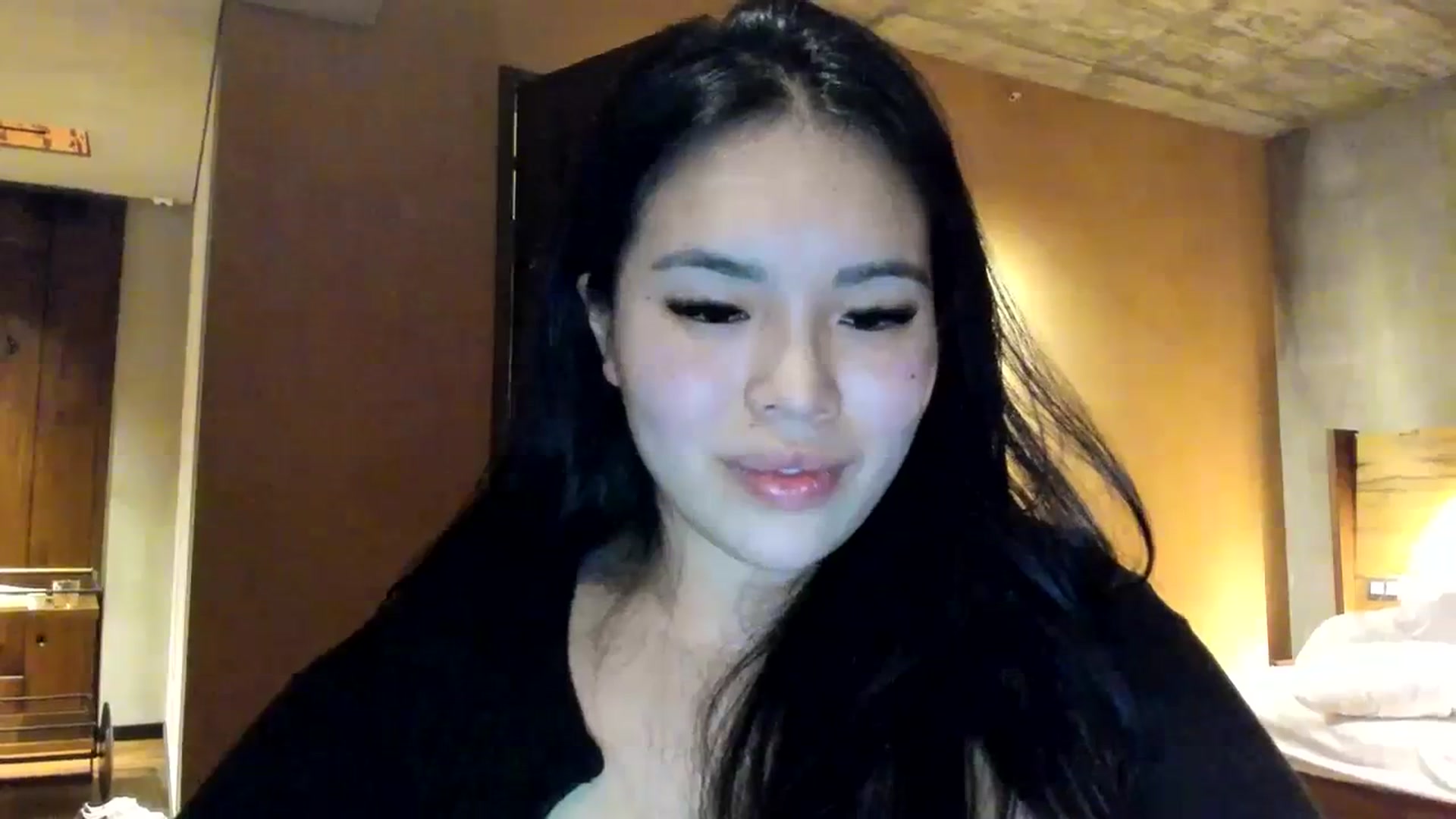 Gallery image thumbnail from DumplingHyuga's myfreecams stream on, 12/03/2023, 03:59 image 20 of 20