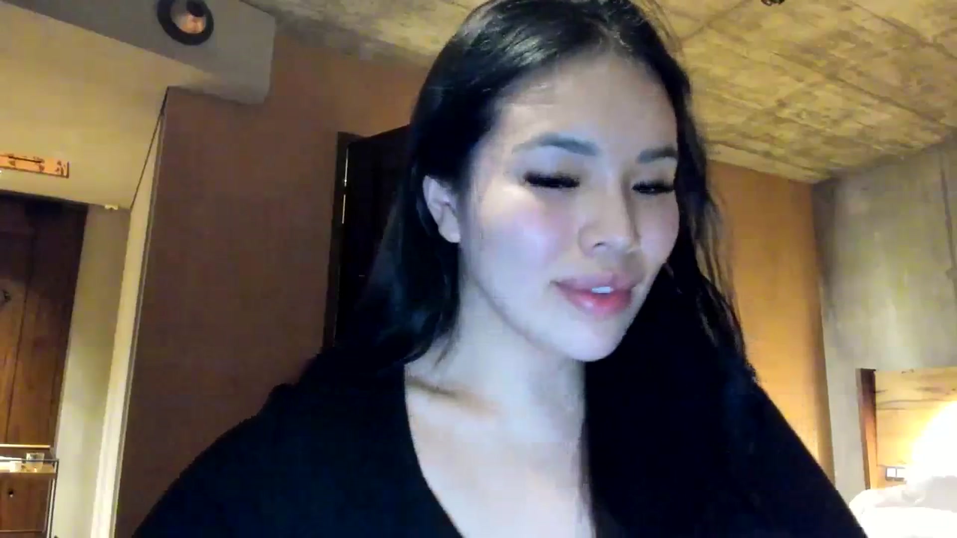 Gallery image thumbnail from DumplingHyuga's myfreecams stream on, 12/03/2023, 03:59 image 16 of 20