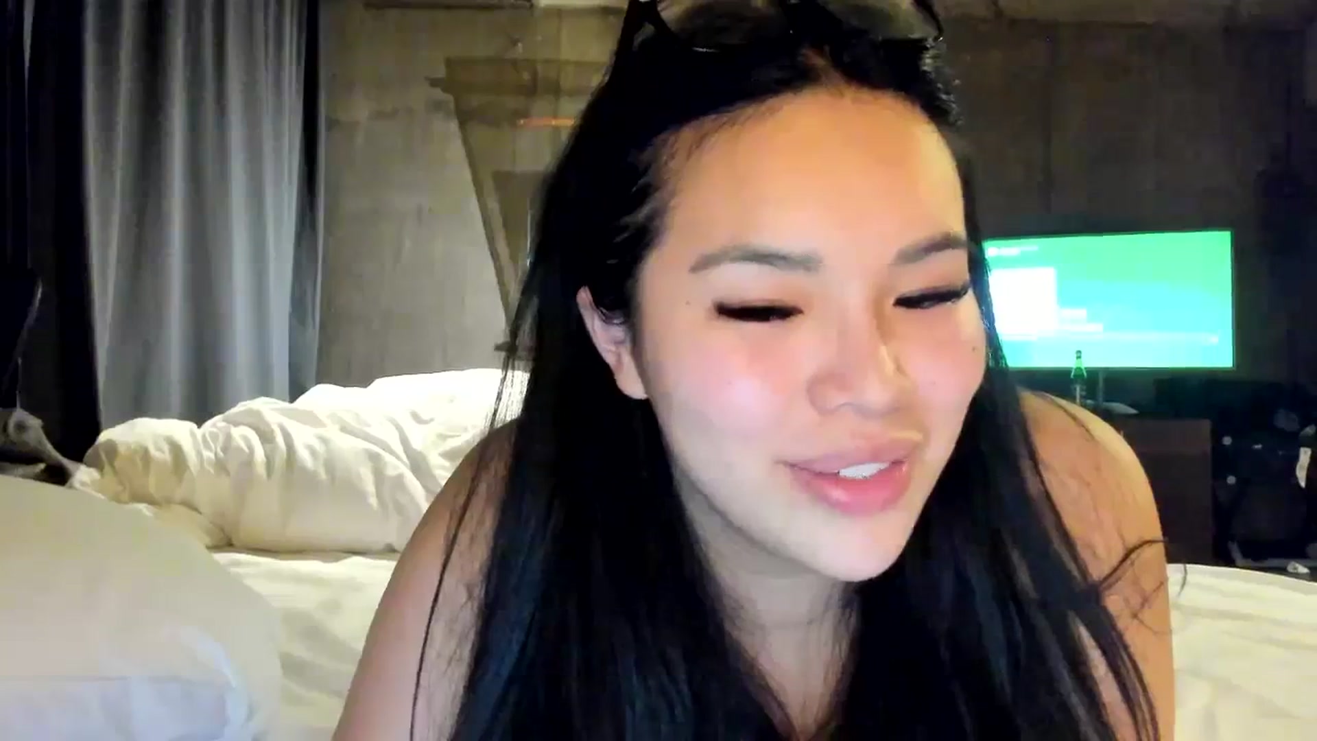 Gallery image thumbnail from DumplingHyuga's myfreecams stream on, 12/04/2023, 04:13 image 19 of 20