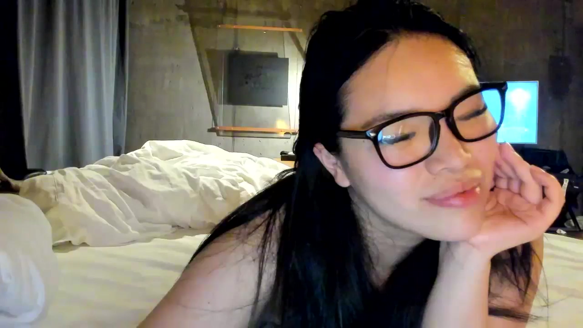 Gallery image thumbnail from DumplingHyuga's myfreecams stream on, 12/04/2023, 04:13 image 11 of 20