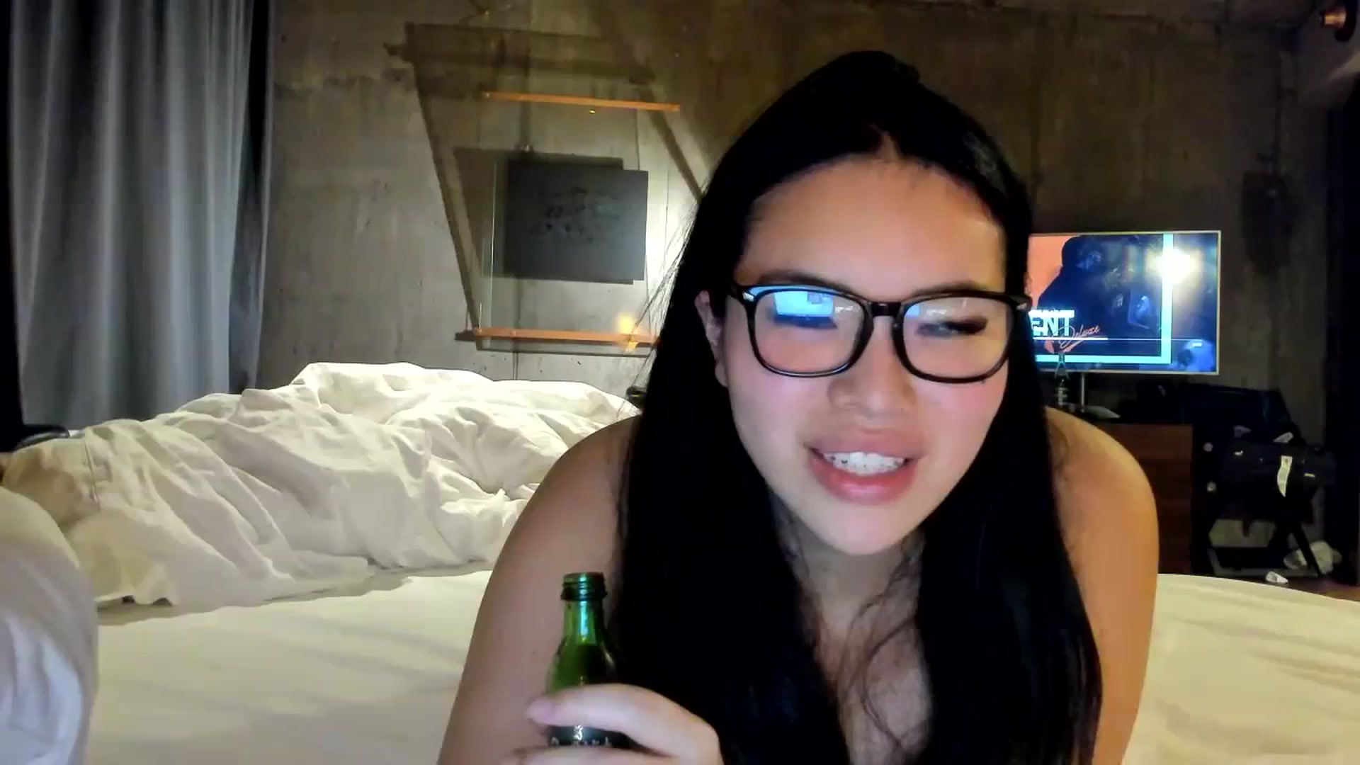 Gallery image thumbnail from DumplingHyuga's myfreecams stream on, 12/04/2023, 04:13 image 9 of 20