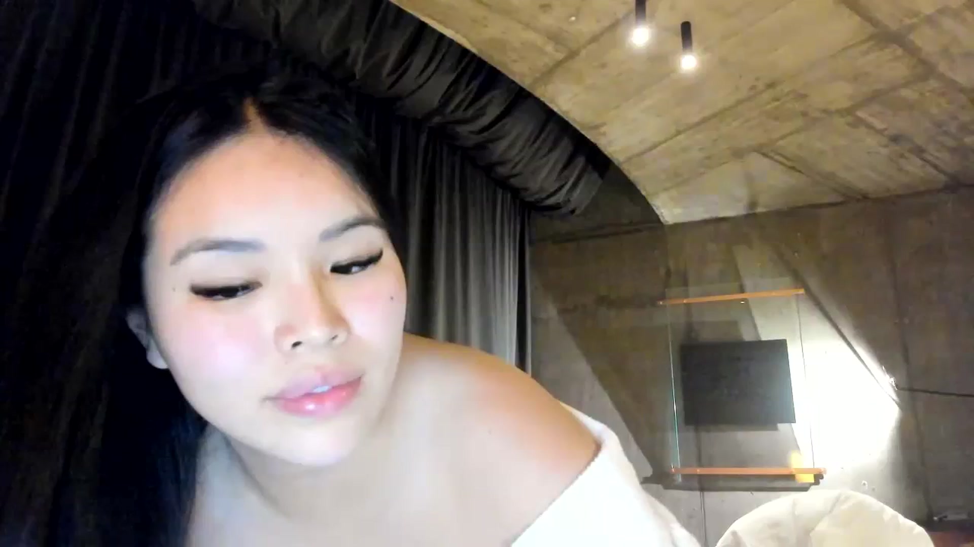 Gallery image thumbnail from DumplingHyuga's myfreecams stream on, 12/05/2023, 04:14 image 12 of 20