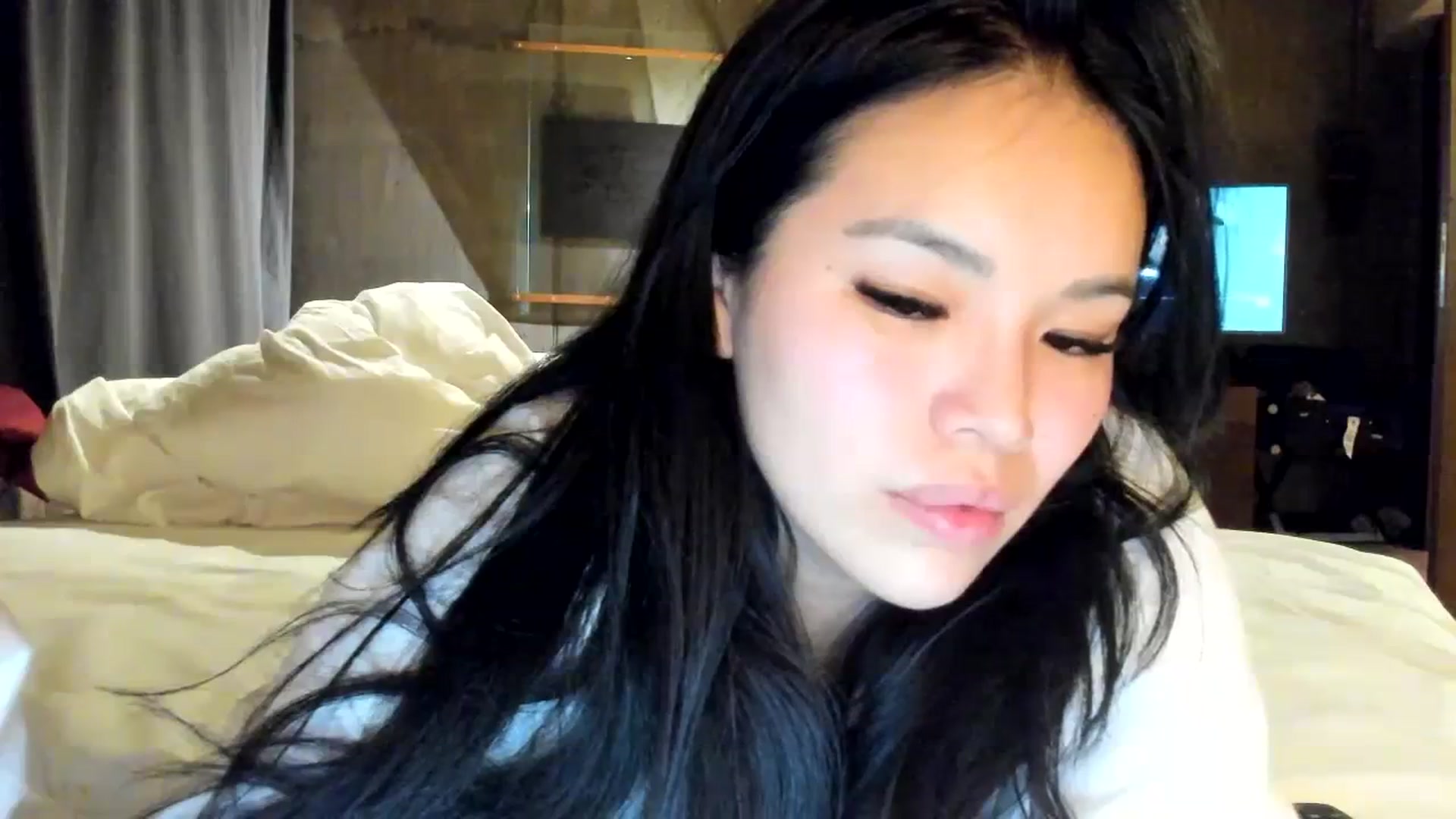 Gallery image thumbnail from DumplingHyuga's myfreecams stream on, 12/05/2023, 04:37 image 17 of 20