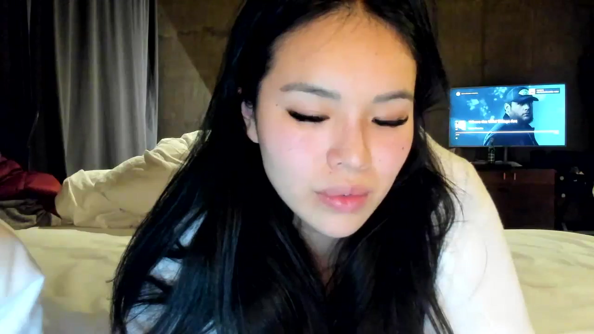 Gallery image thumbnail from DumplingHyuga's myfreecams stream on, 12/05/2023, 04:37 image 16 of 20