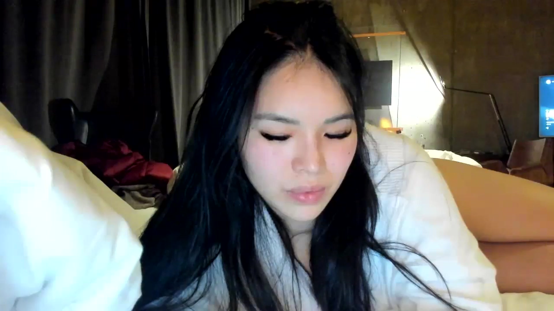 Gallery image thumbnail from DumplingHyuga's myfreecams stream on, 12/05/2023, 04:37 image 15 of 20
