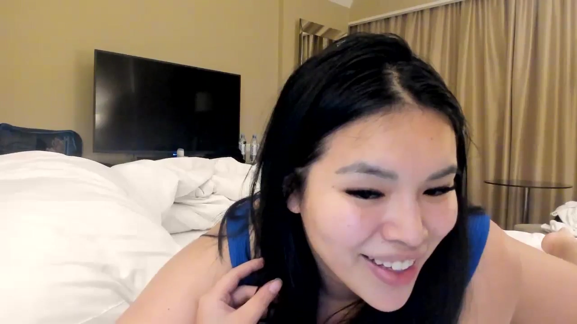 Gallery image thumbnail from DumplingHyuga's myfreecams stream on, 12/07/2023, 03:57 image 5 of 20