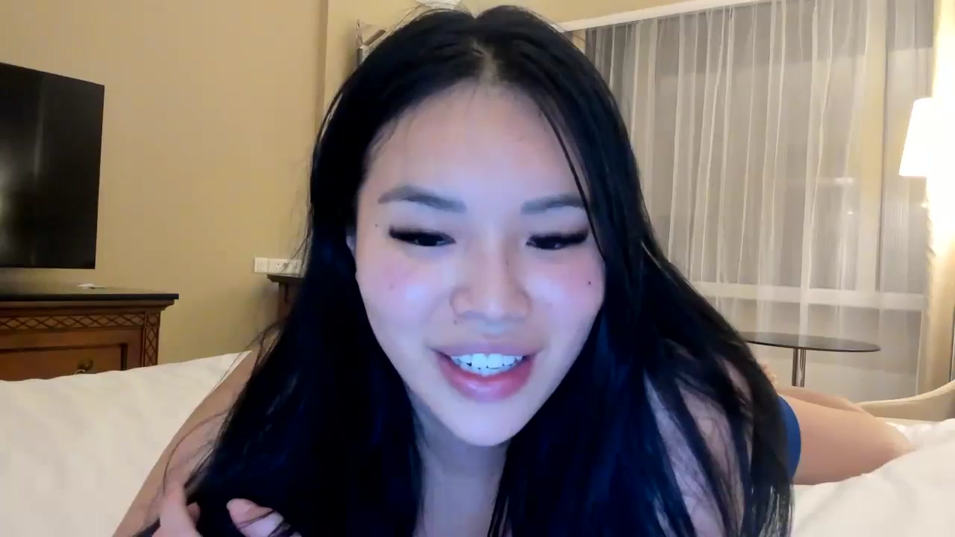Gallery image thumbnail from DumplingHyuga's myfreecams stream on, 12/07/2023, 06:34 image 3 of 20