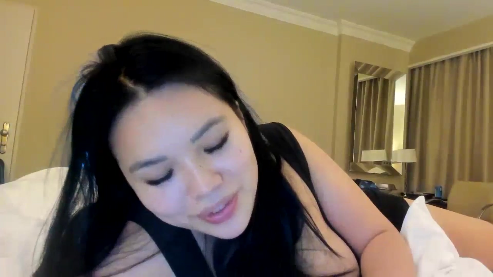 Gallery image thumbnail from DumplingHyuga's myfreecams stream on, 12/09/2023, 03:20 image 3 of 20