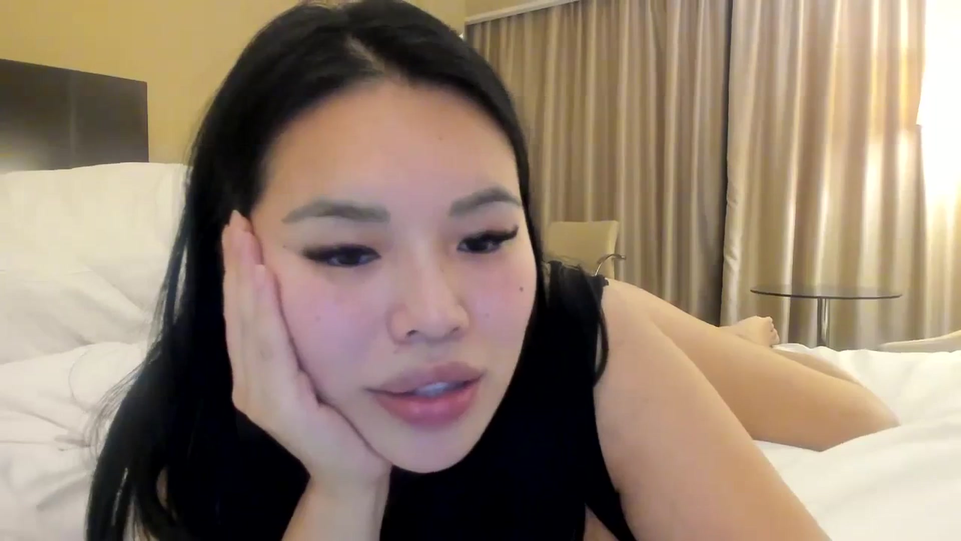 Gallery image thumbnail from DumplingHyuga's myfreecams stream on, 12/09/2023, 04:12 image 5 of 20