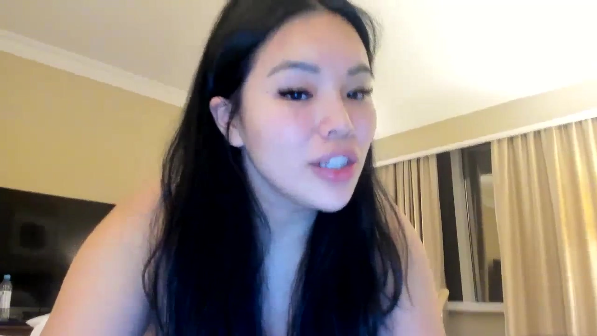 Gallery image thumbnail from DumplingHyuga's myfreecams stream on, 12/13/2023, 03:12 image 9 of 20