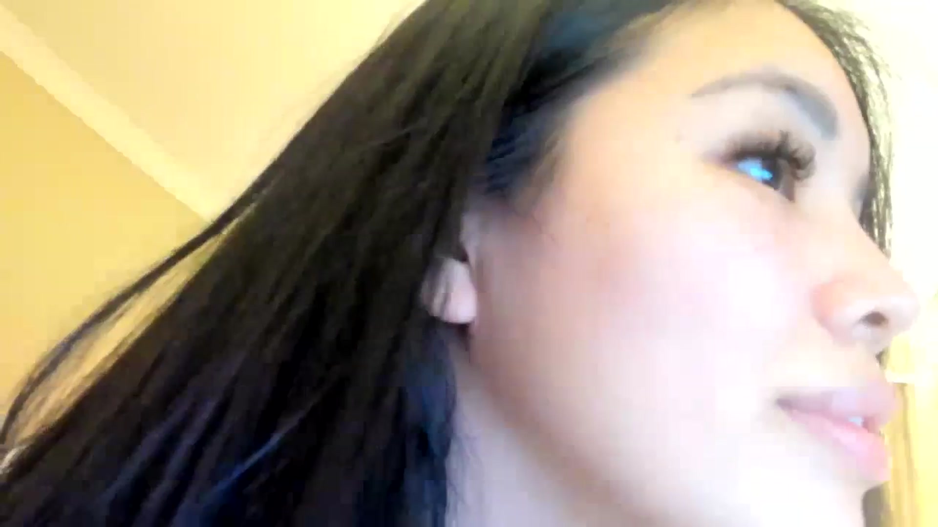 Gallery image thumbnail from DumplingHyuga's myfreecams stream on, 12/13/2023, 03:12 image 18 of 20