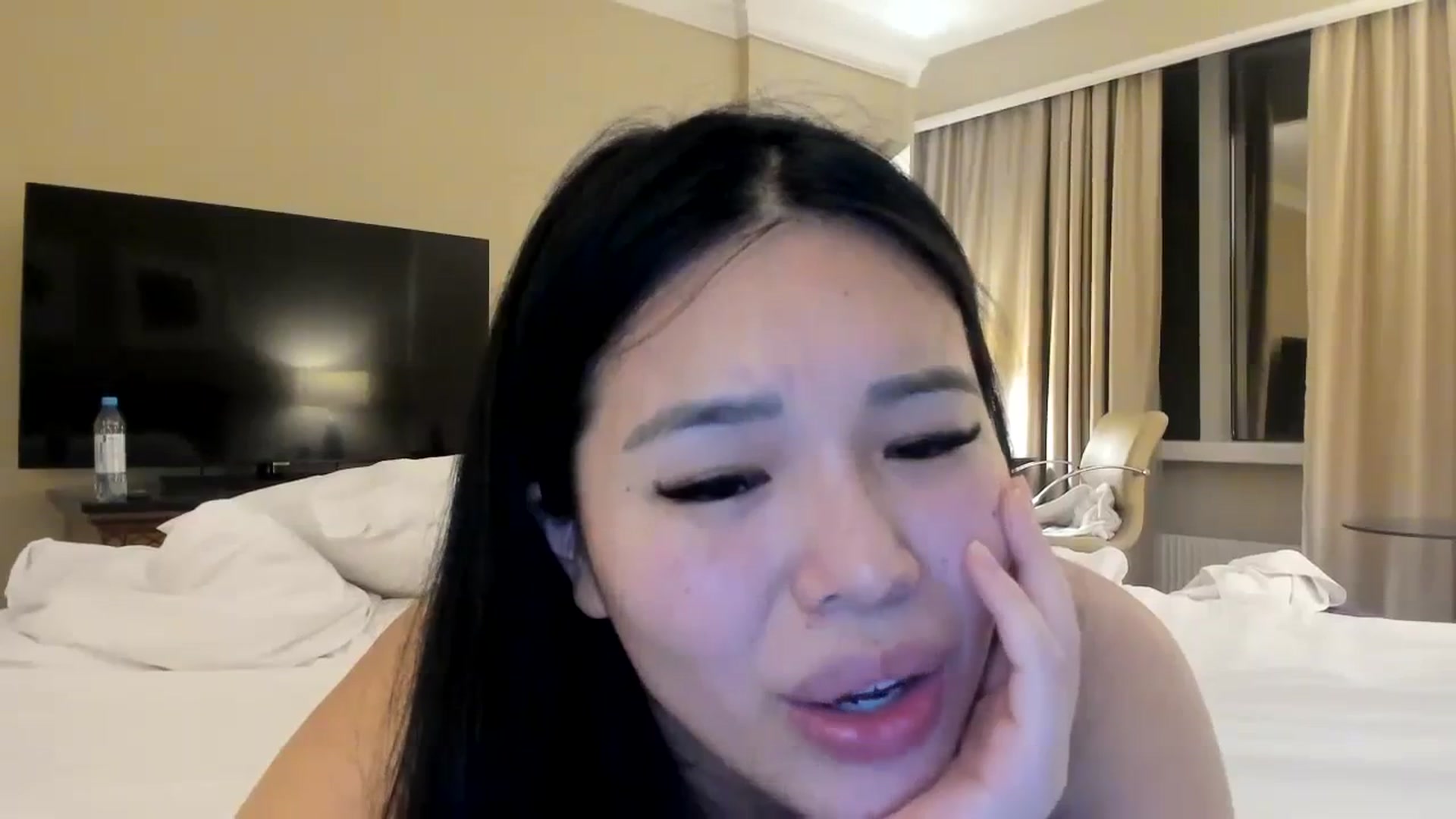 Gallery image thumbnail from DumplingHyuga's myfreecams stream on, 12/13/2023, 03:12 image 15 of 20