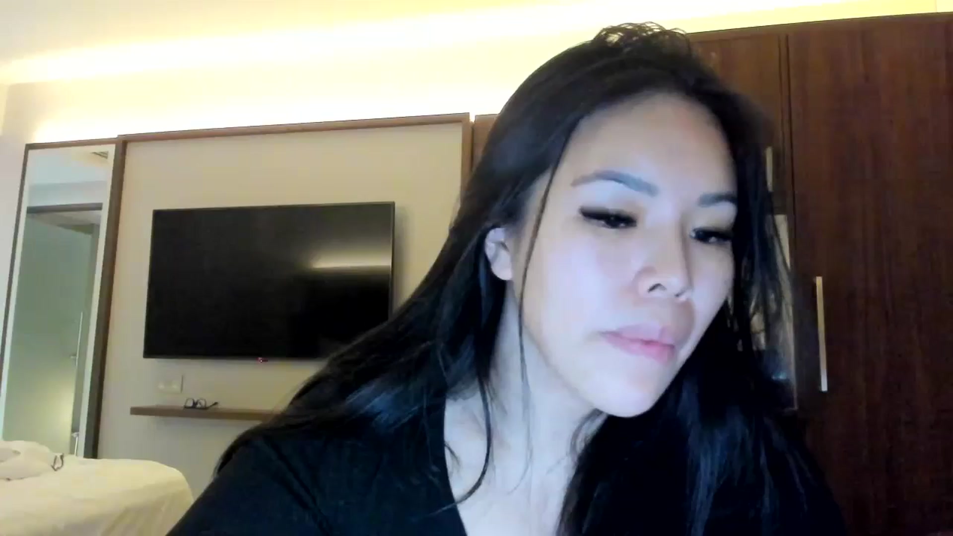 Gallery image thumbnail from DumplingHyuga's myfreecams stream on, 12/15/2023, 03:51 image 5 of 20