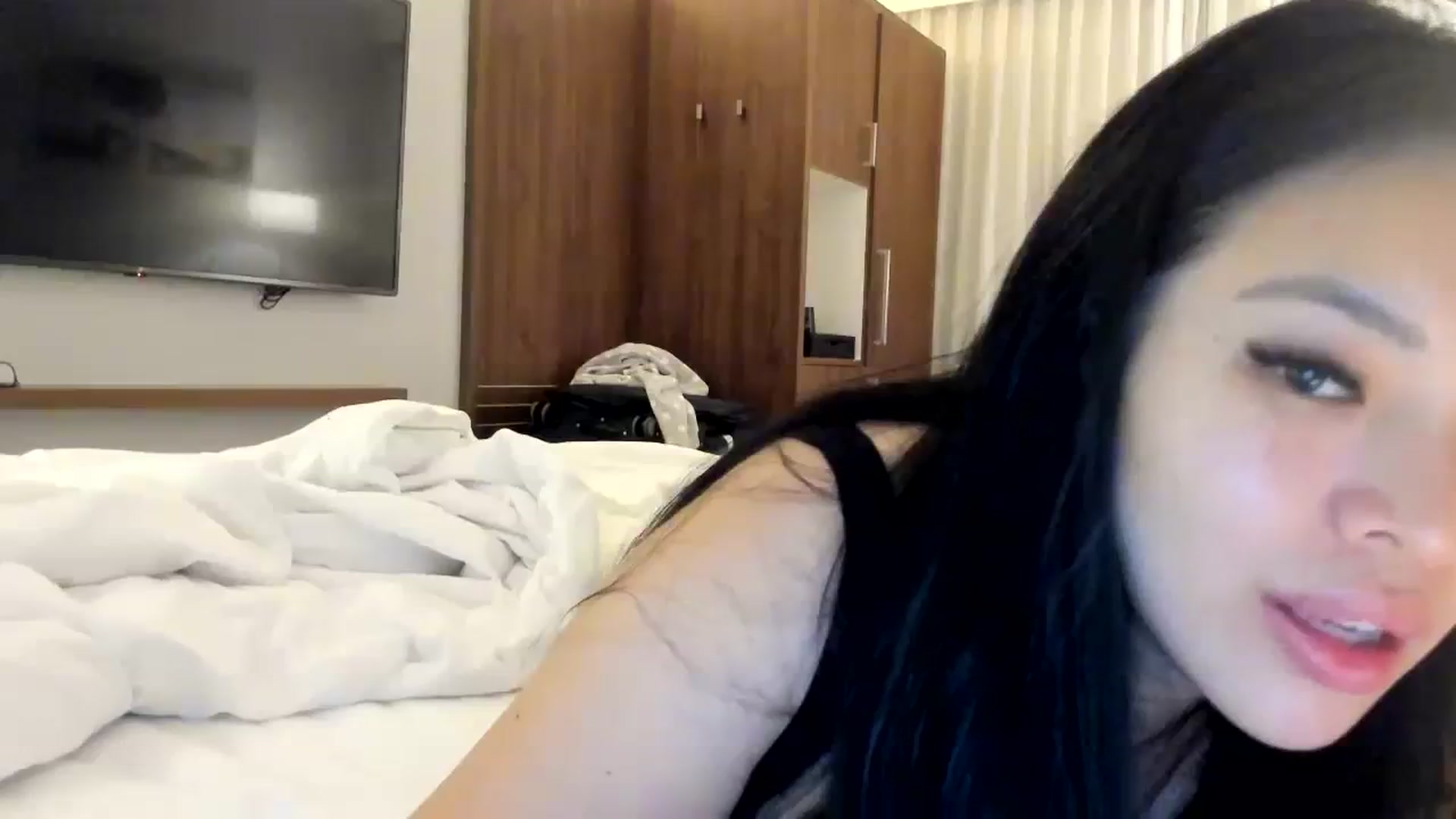 Gallery image thumbnail from DumplingHyuga's myfreecams stream on, 12/16/2023, 04:07 image 14 of 20