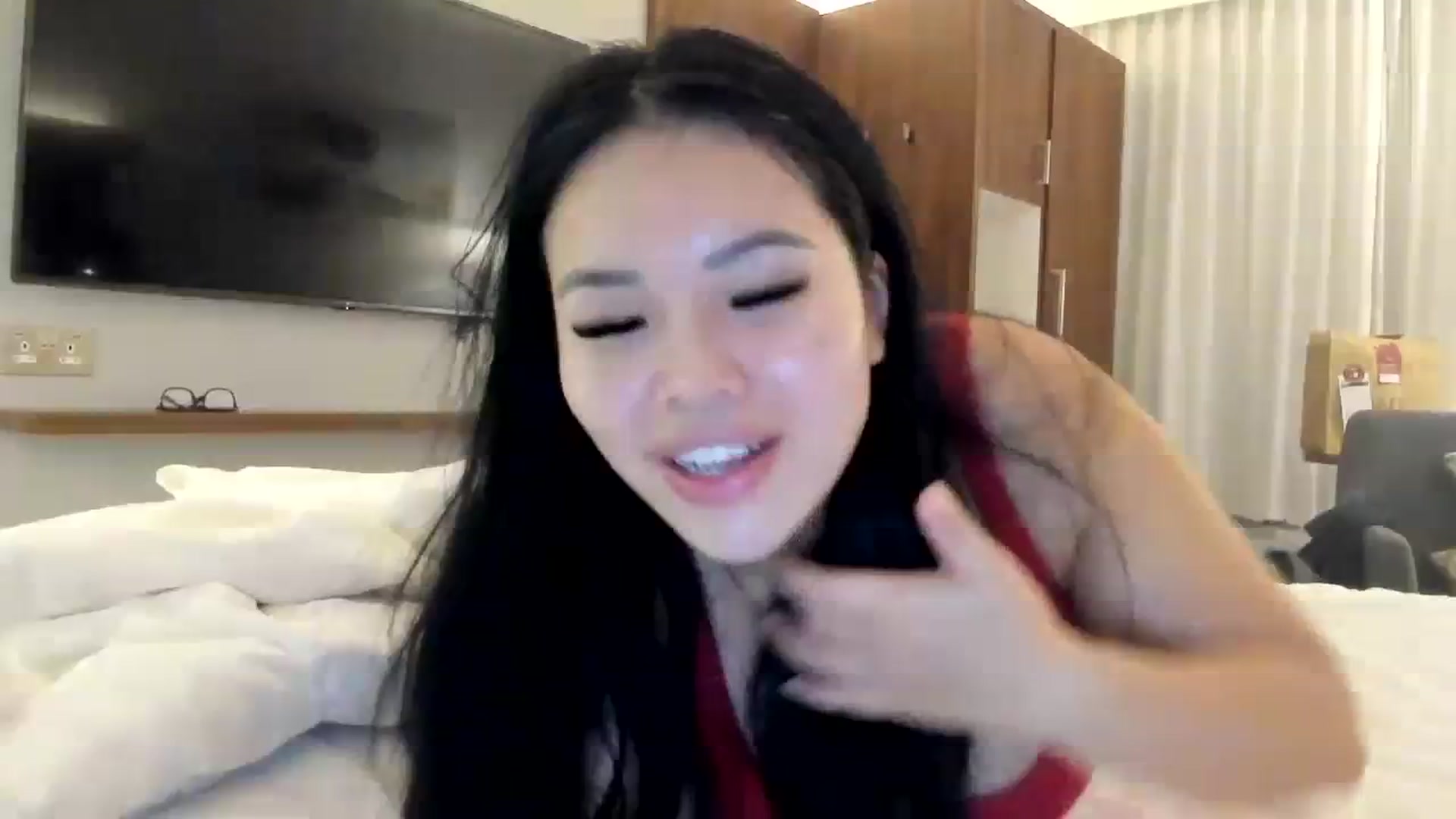 Gallery image thumbnail from DumplingHyuga's myfreecams stream on, 12/16/2023, 04:07 image 1 of 20