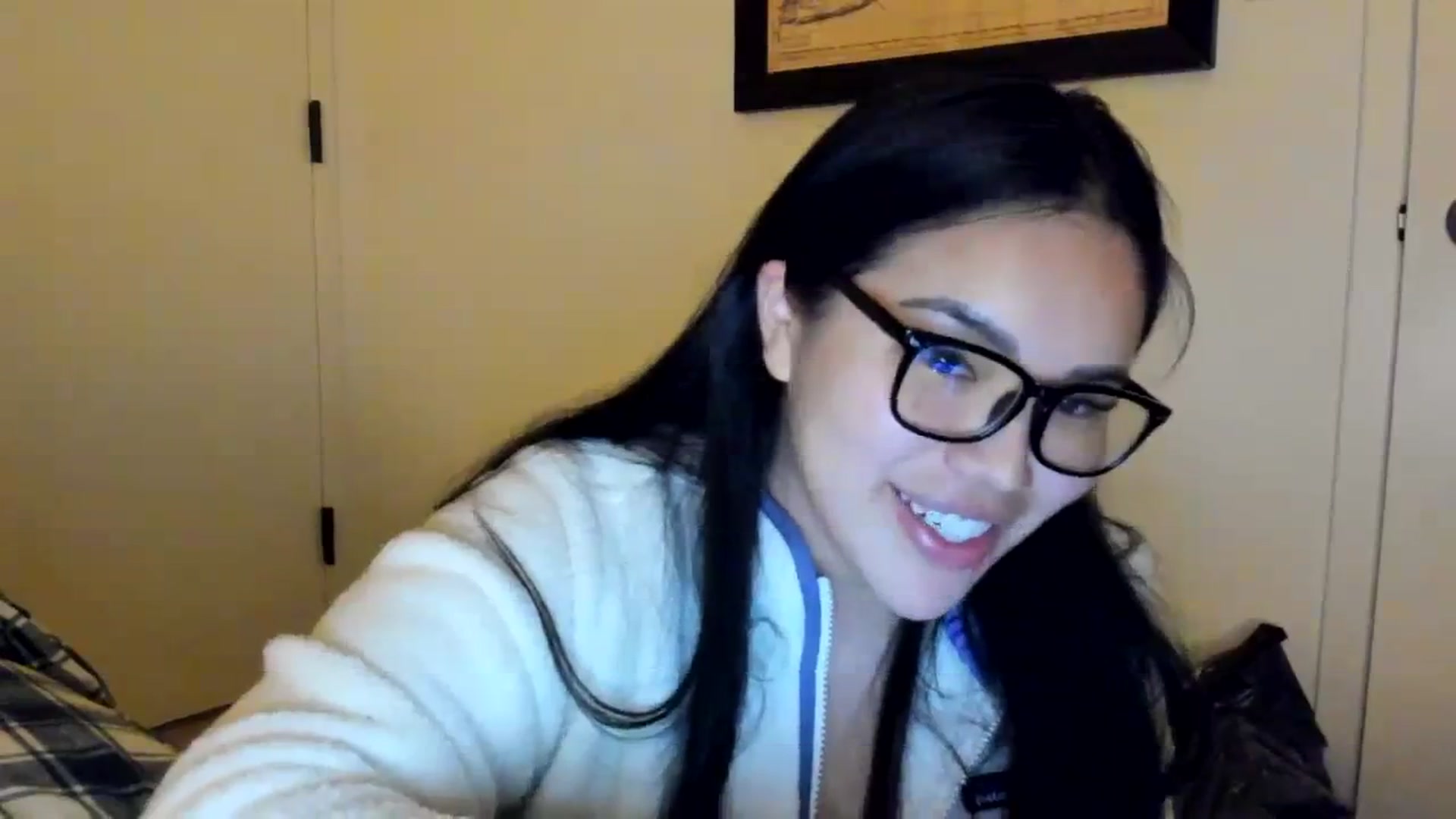 Gallery image thumbnail from DumplingHyuga's myfreecams stream on, 02/09/2024, 04:40 image 7 of 20