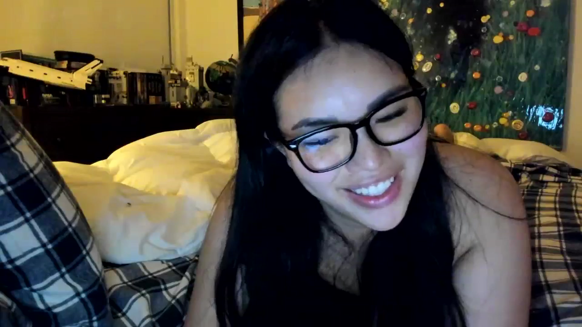 Gallery image thumbnail from DumplingHyuga's myfreecams stream on, 02/09/2024, 05:18 image 18 of 20