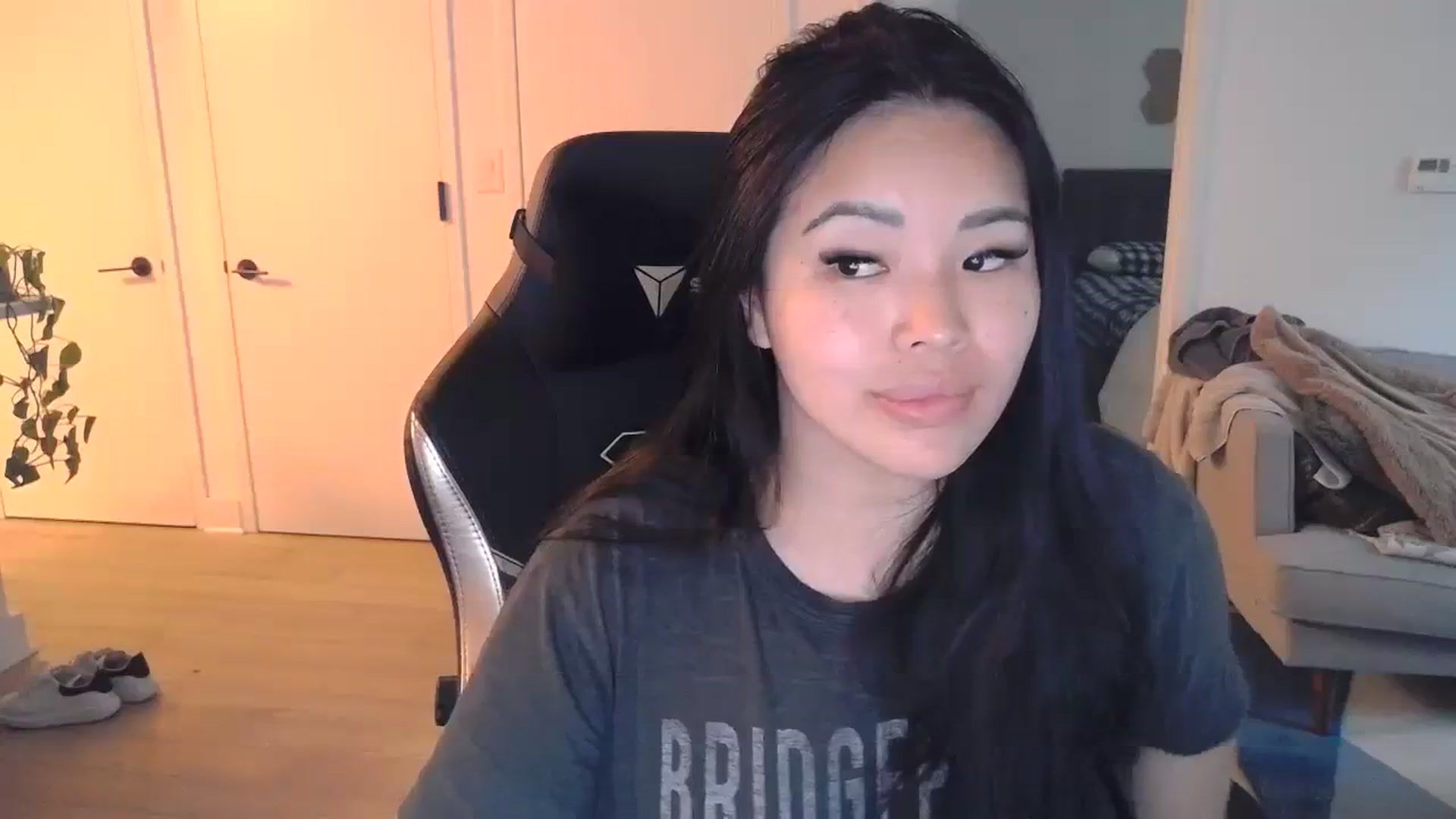 Gallery image thumbnail from DumplingHyuga's myfreecams stream on, 03/05/2024, 21:42 image 2 of 20