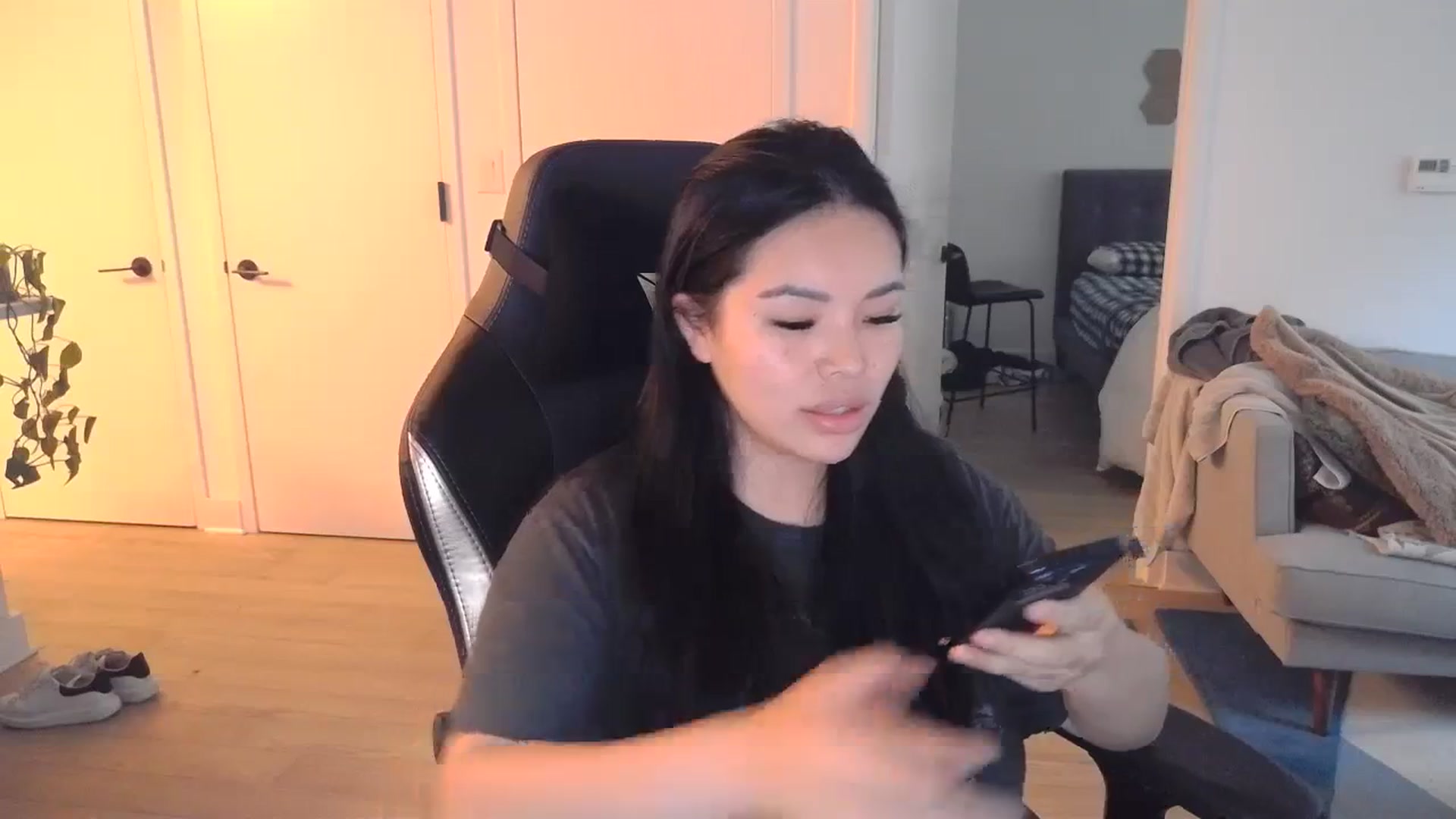 Gallery image thumbnail from DumplingHyuga's myfreecams stream on, 03/05/2024, 21:42 image 17 of 20