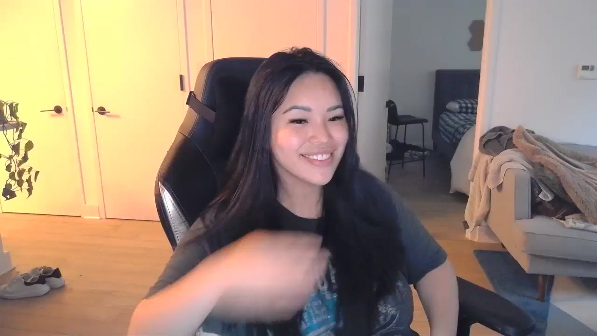 Gallery image thumbnail from DumplingHyuga's myfreecams stream on, 03/05/2024, 21:42 image 14 of 20