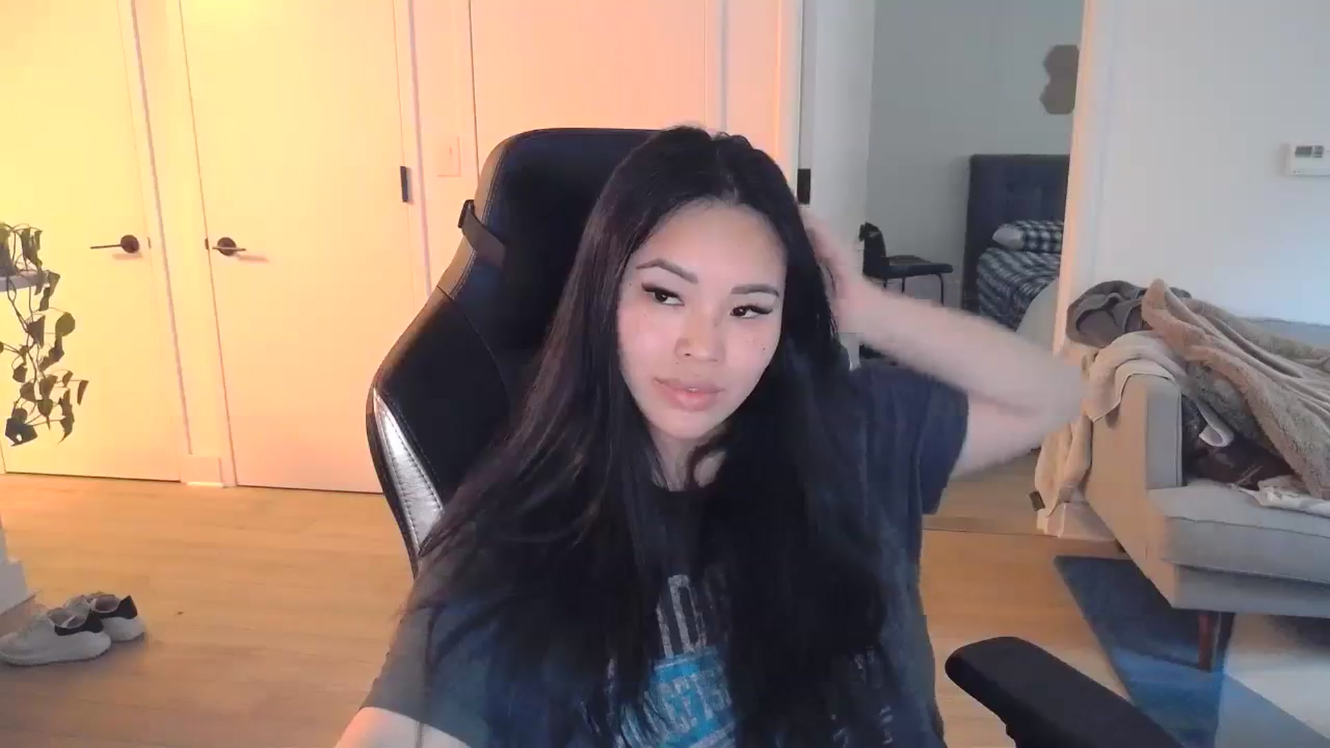 Gallery image thumbnail from DumplingHyuga's myfreecams stream on, 03/05/2024, 21:42 image 5 of 20