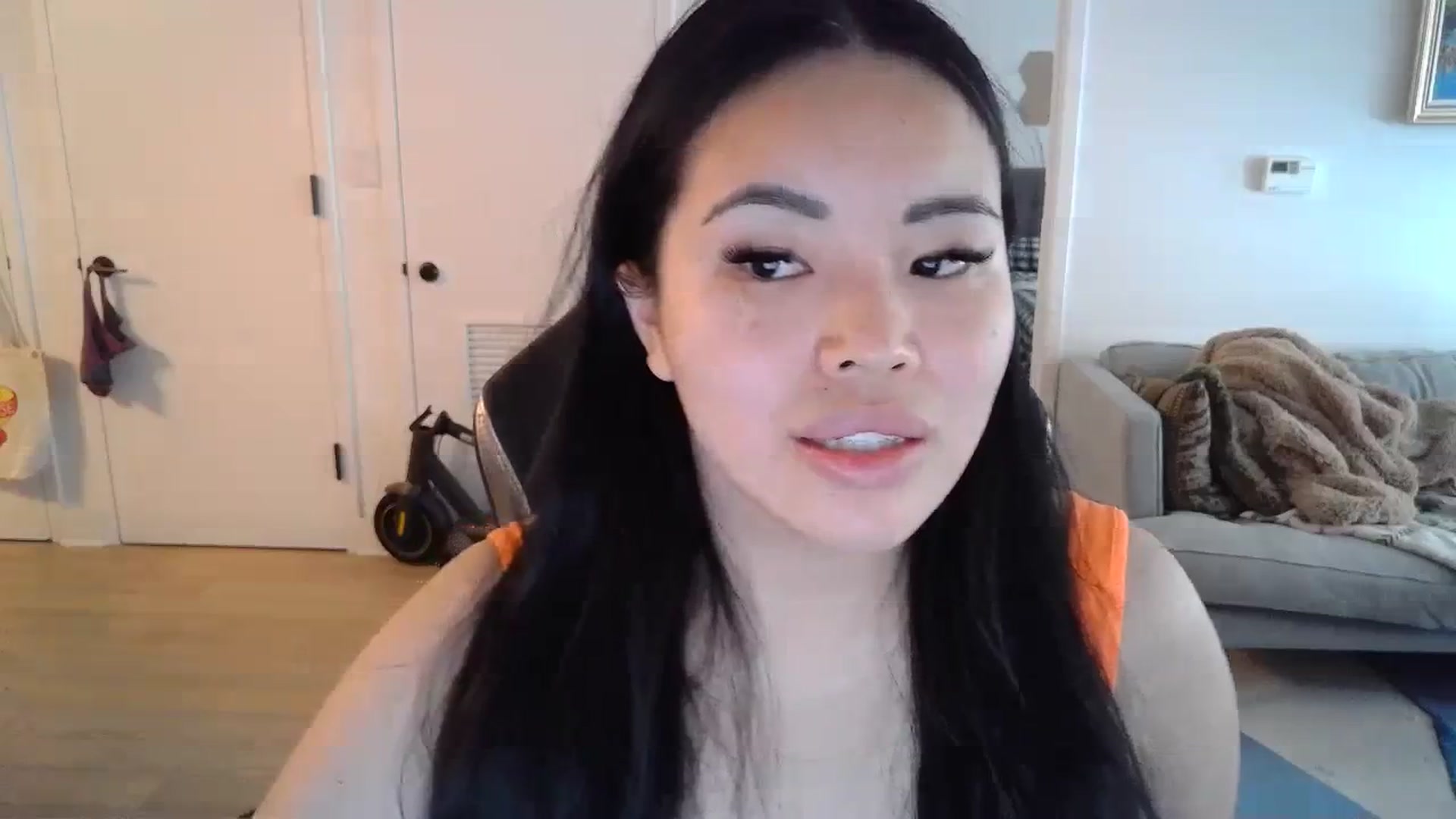 Gallery image thumbnail from DumplingHyuga's myfreecams stream on, 03/25/2024, 18:17 image 16 of 20