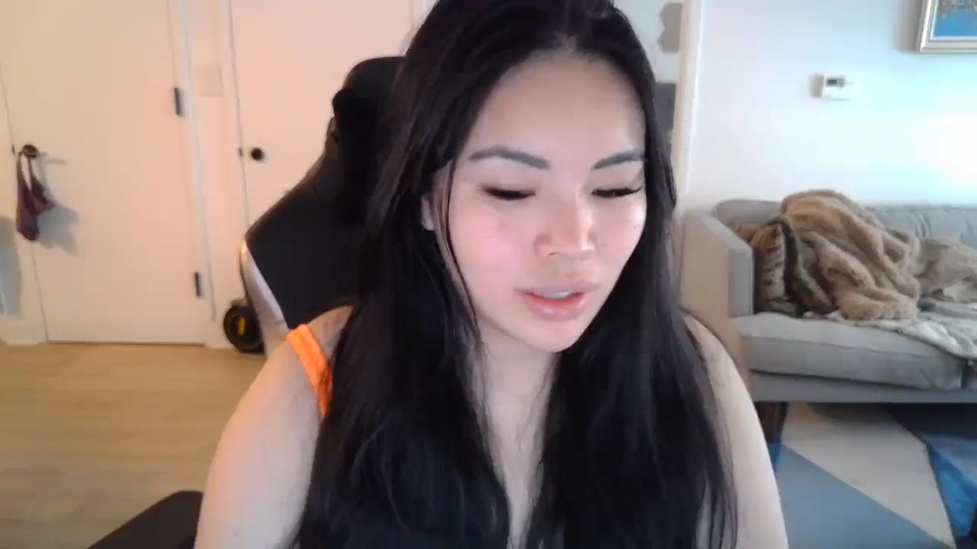 Gallery image thumbnail from DumplingHyuga's myfreecams stream on, 03/25/2024, 18:17 image 10 of 20