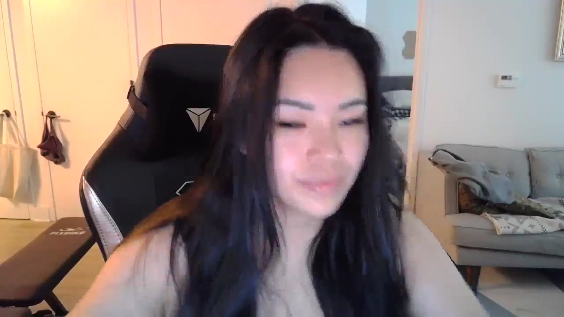 Gallery image thumbnail from DumplingHyuga's myfreecams stream on, 03/28/2024, 17:38 image 10 of 20
