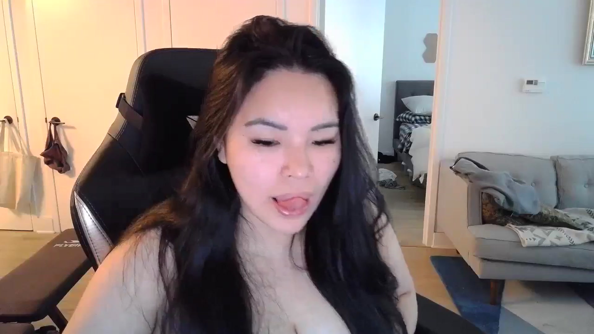 Gallery image thumbnail from DumplingHyuga's myfreecams stream on, 03/28/2024, 17:38 image 11 of 20