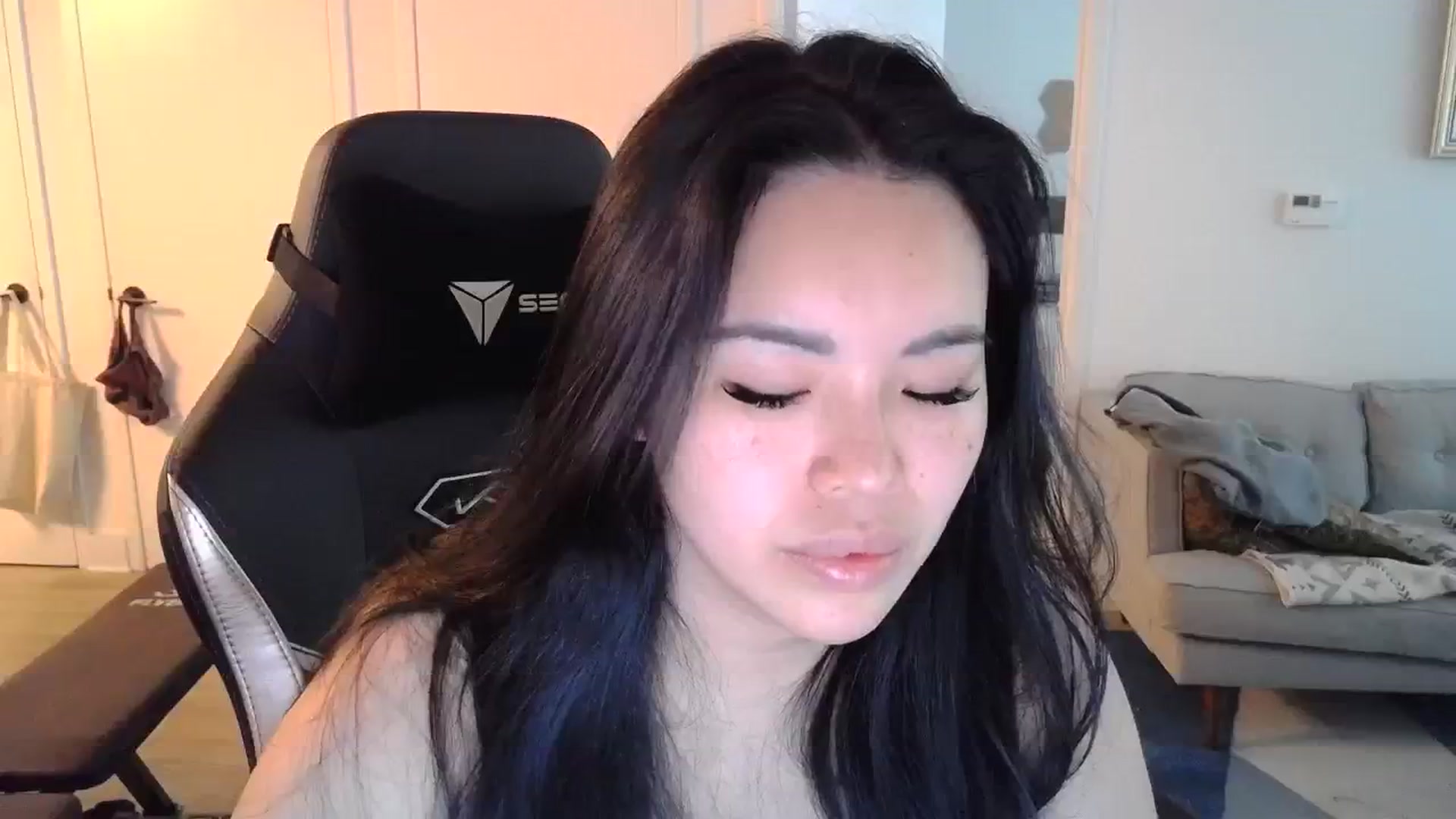 Gallery image thumbnail from DumplingHyuga's myfreecams stream on, 03/28/2024, 17:38 image 7 of 20