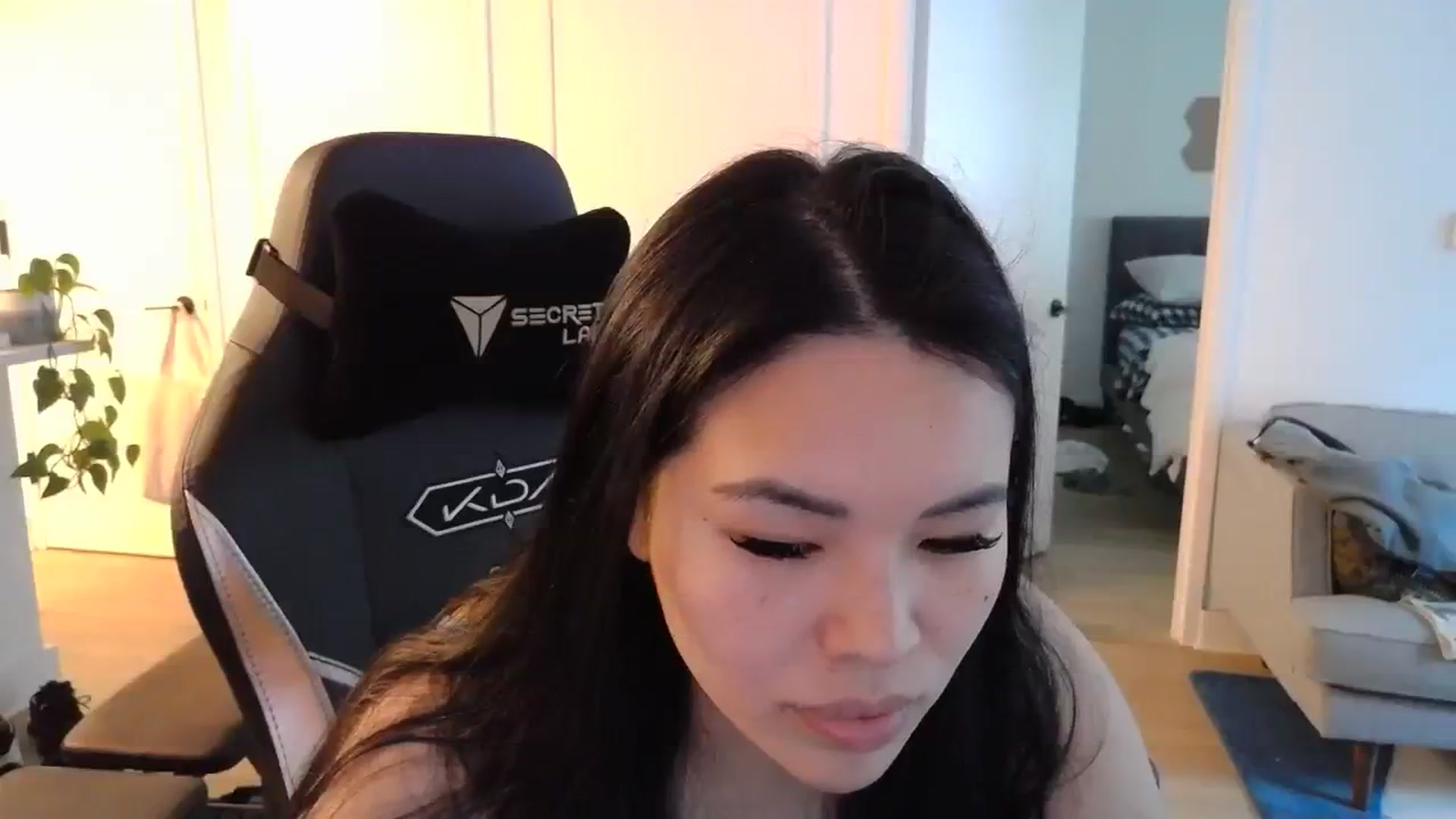 Gallery image thumbnail from DumplingHyuga's myfreecams stream on, 03/28/2024, 20:14 image 10 of 20