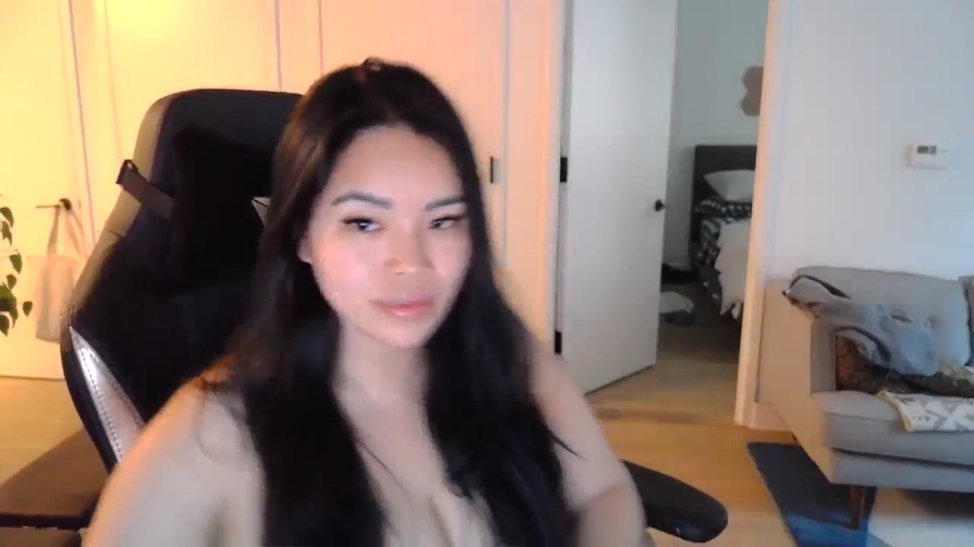 Gallery image thumbnail from DumplingHyuga's myfreecams stream on, 03/28/2024, 20:14 image 17 of 20