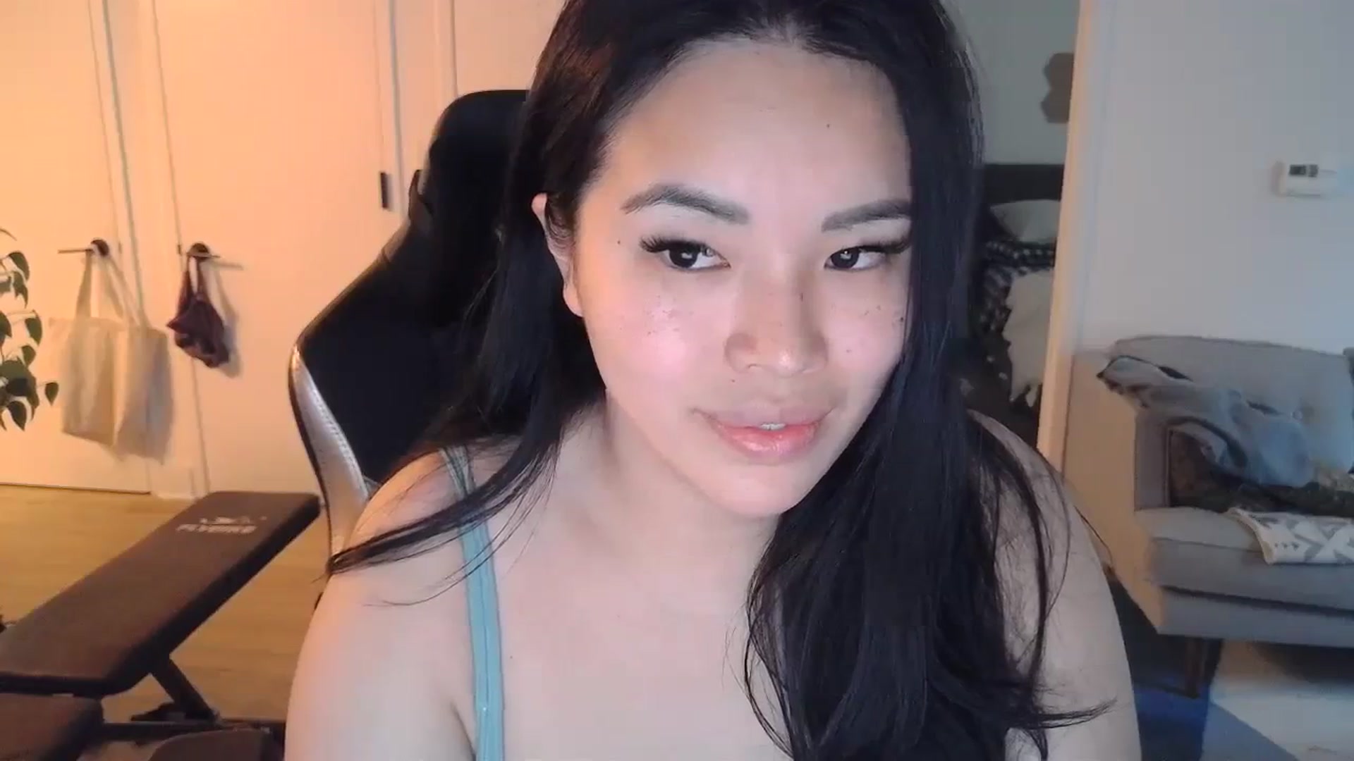 Gallery image thumbnail from DumplingHyuga's myfreecams stream on, 03/28/2024, 22:14 image 14 of 20