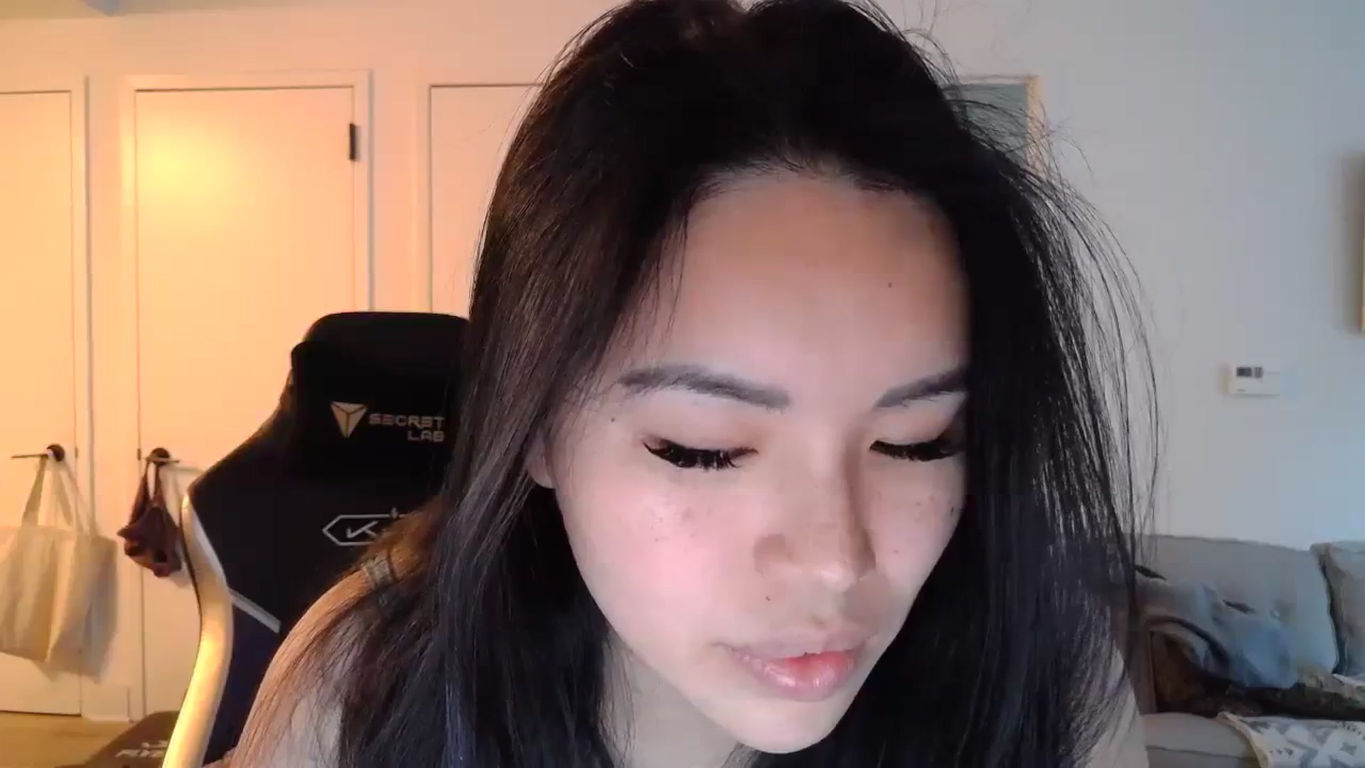 Gallery image thumbnail from DumplingHyuga's myfreecams stream on, 03/28/2024, 22:14 image 9 of 20
