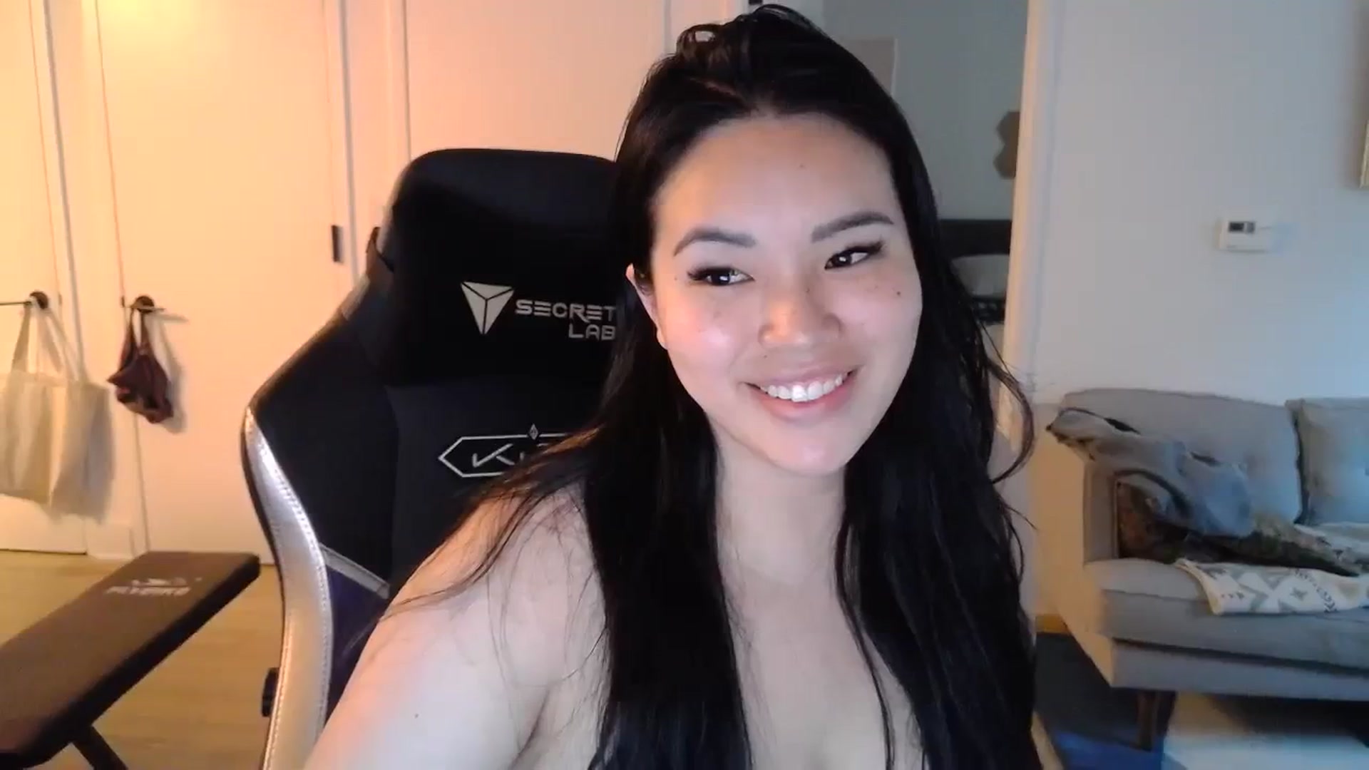 Gallery image thumbnail from DumplingHyuga's myfreecams stream on, 03/28/2024, 22:14 image 18 of 20