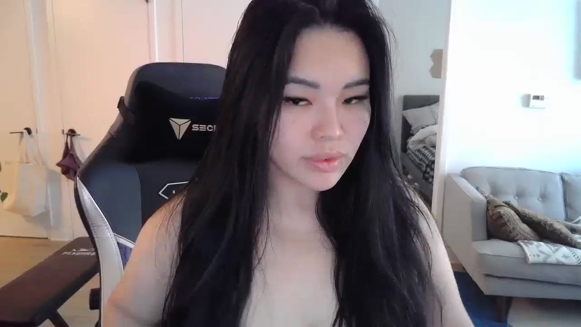 Gallery image thumbnail from DumplingHyuga's myfreecams stream on, 03/29/2024, 16:10 image 13 of 20