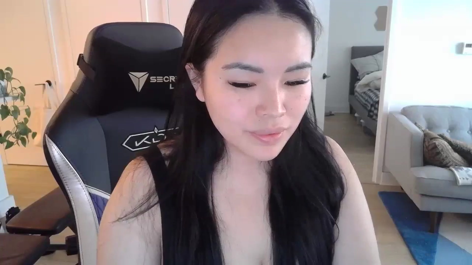 Gallery image thumbnail from DumplingHyuga's myfreecams stream on, 03/29/2024, 19:15 image 17 of 20
