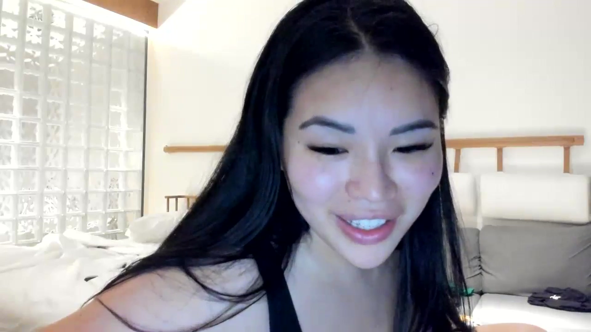 Gallery image thumbnail from DumplingHyuga's myfreecams stream on, 04/16/2024, 04:00 image 14 of 20