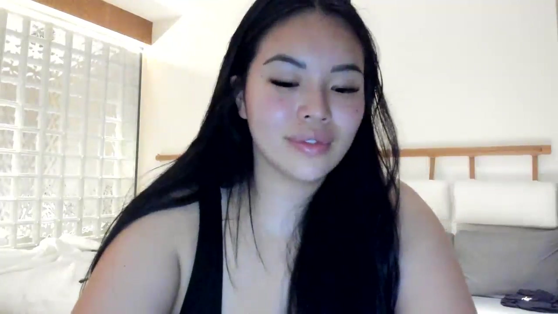 Gallery image thumbnail from DumplingHyuga's myfreecams stream on, 04/16/2024, 04:00 image 8 of 20